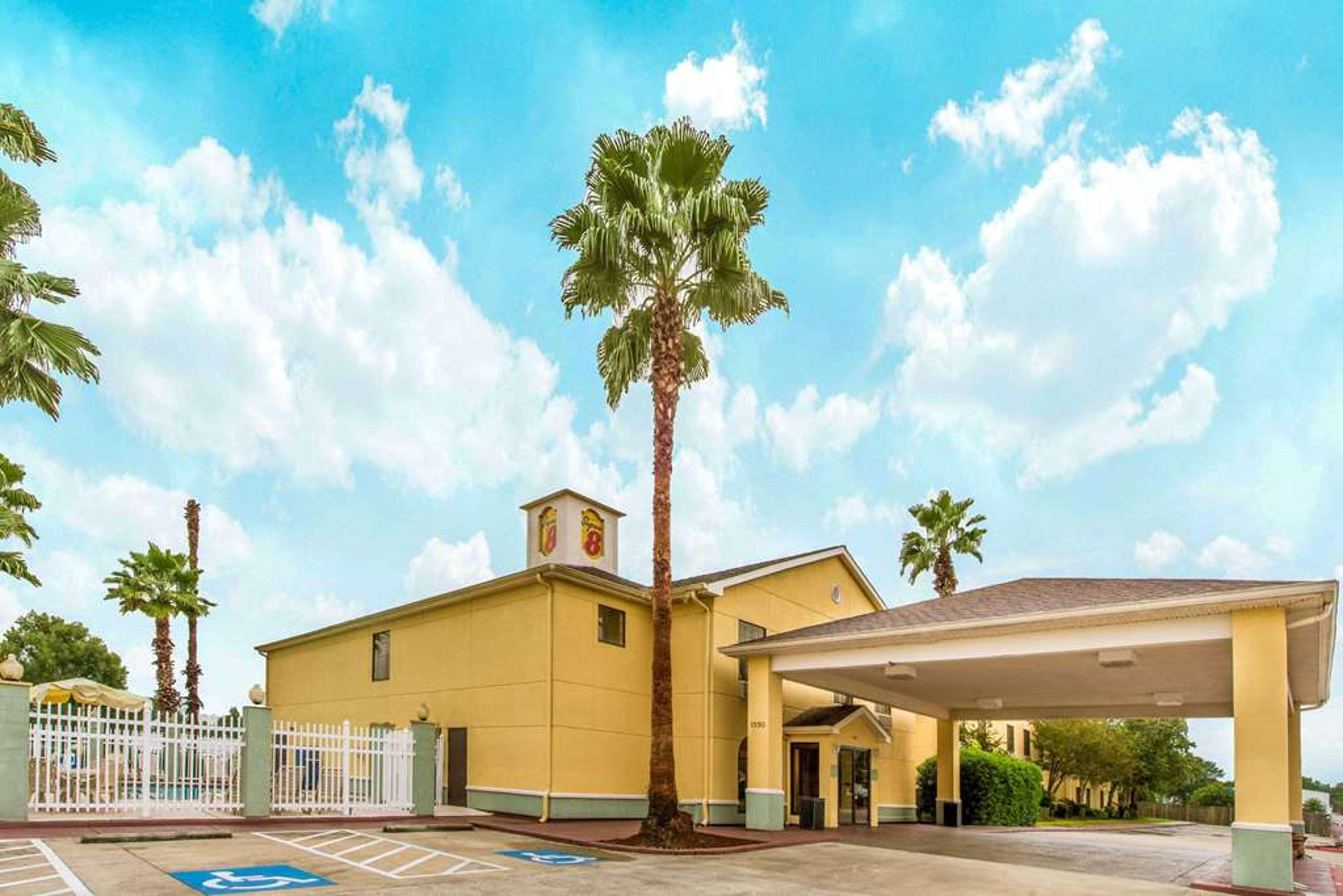 SUPER 8 BY WYNDHAM LAKE CHARLES/SUL