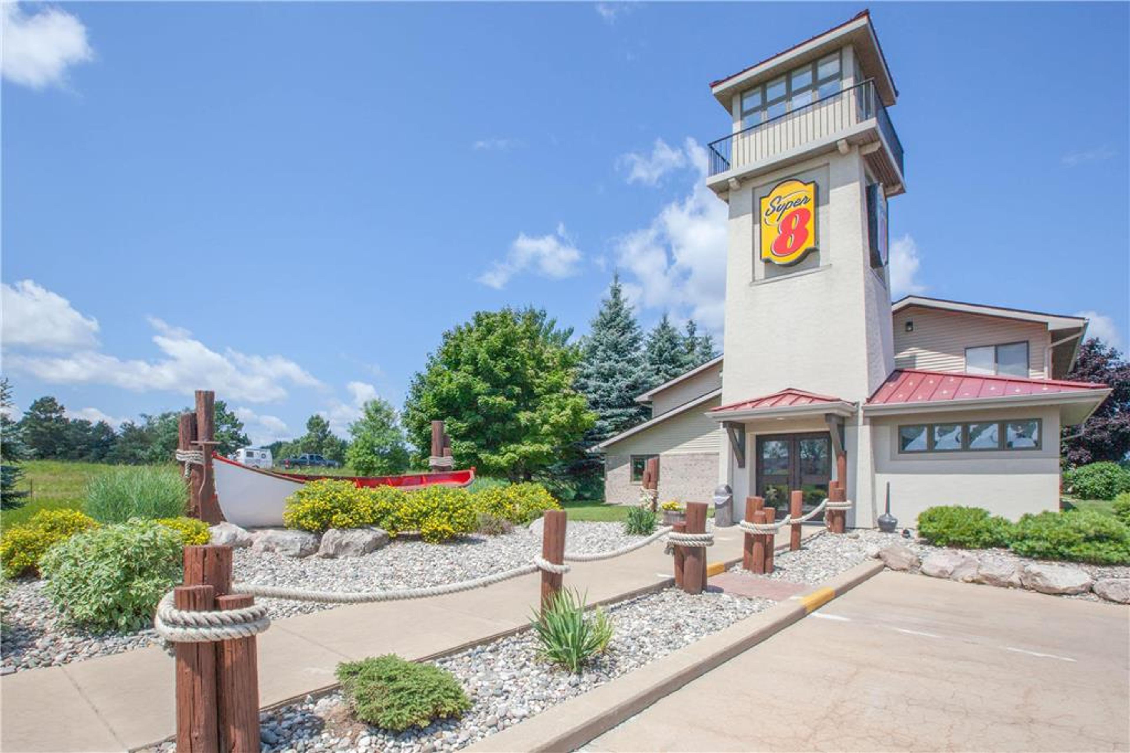 SUPER 8 BY WYNDHAM HOUGHTON LAKE