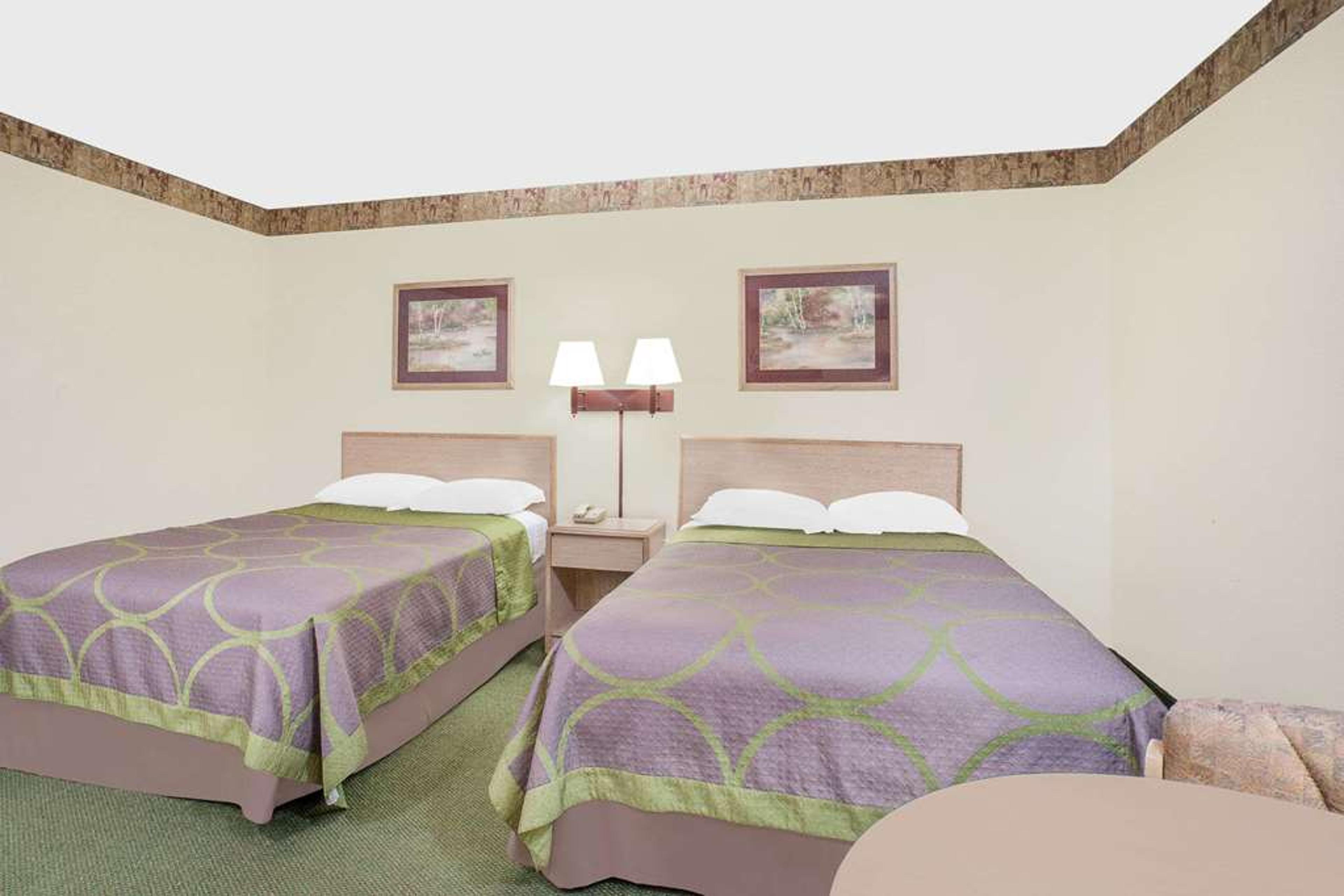 SUPER 8 MONTICELLO