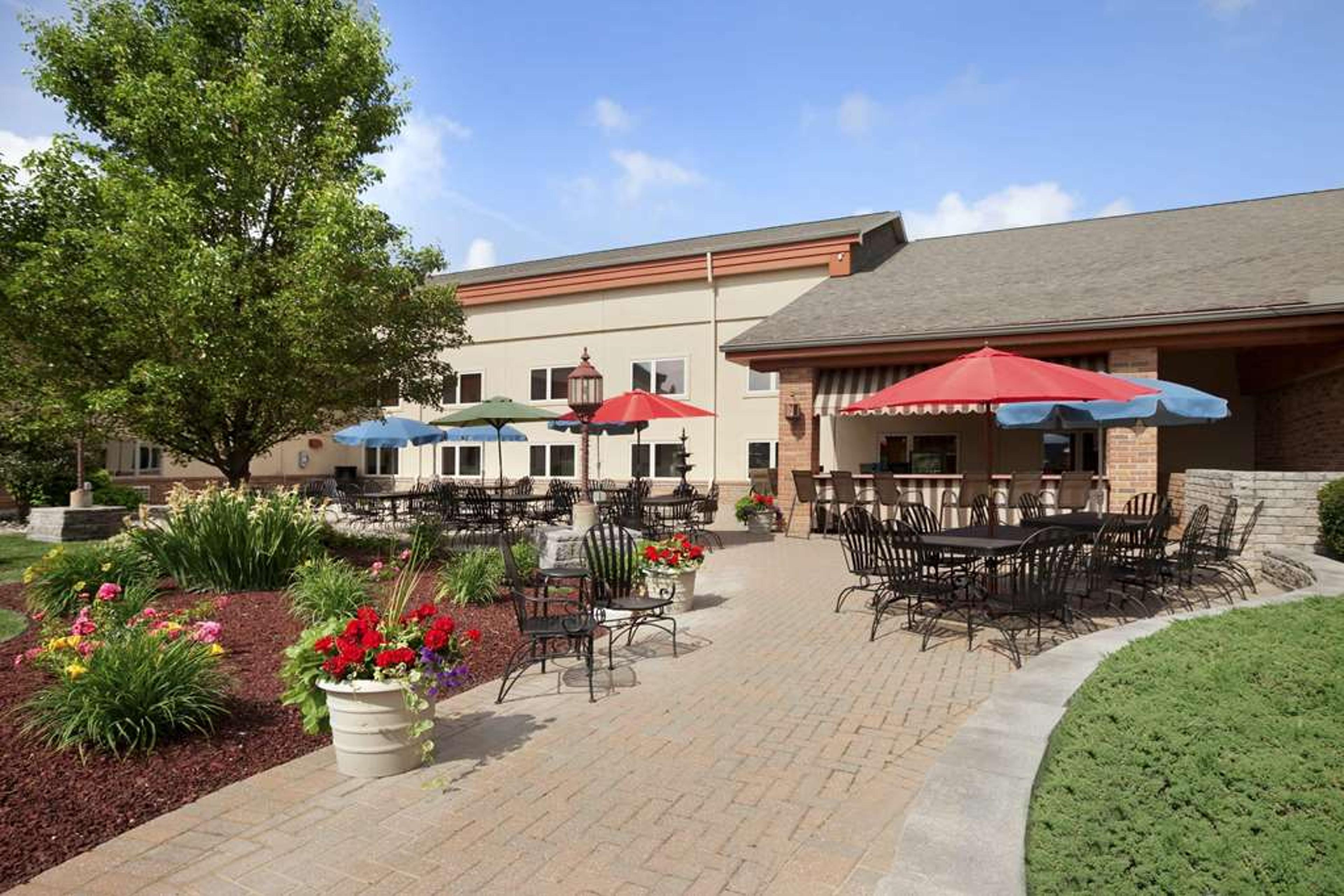 RAMADA BY WYNDHAM, SAGINAW HOTEL &