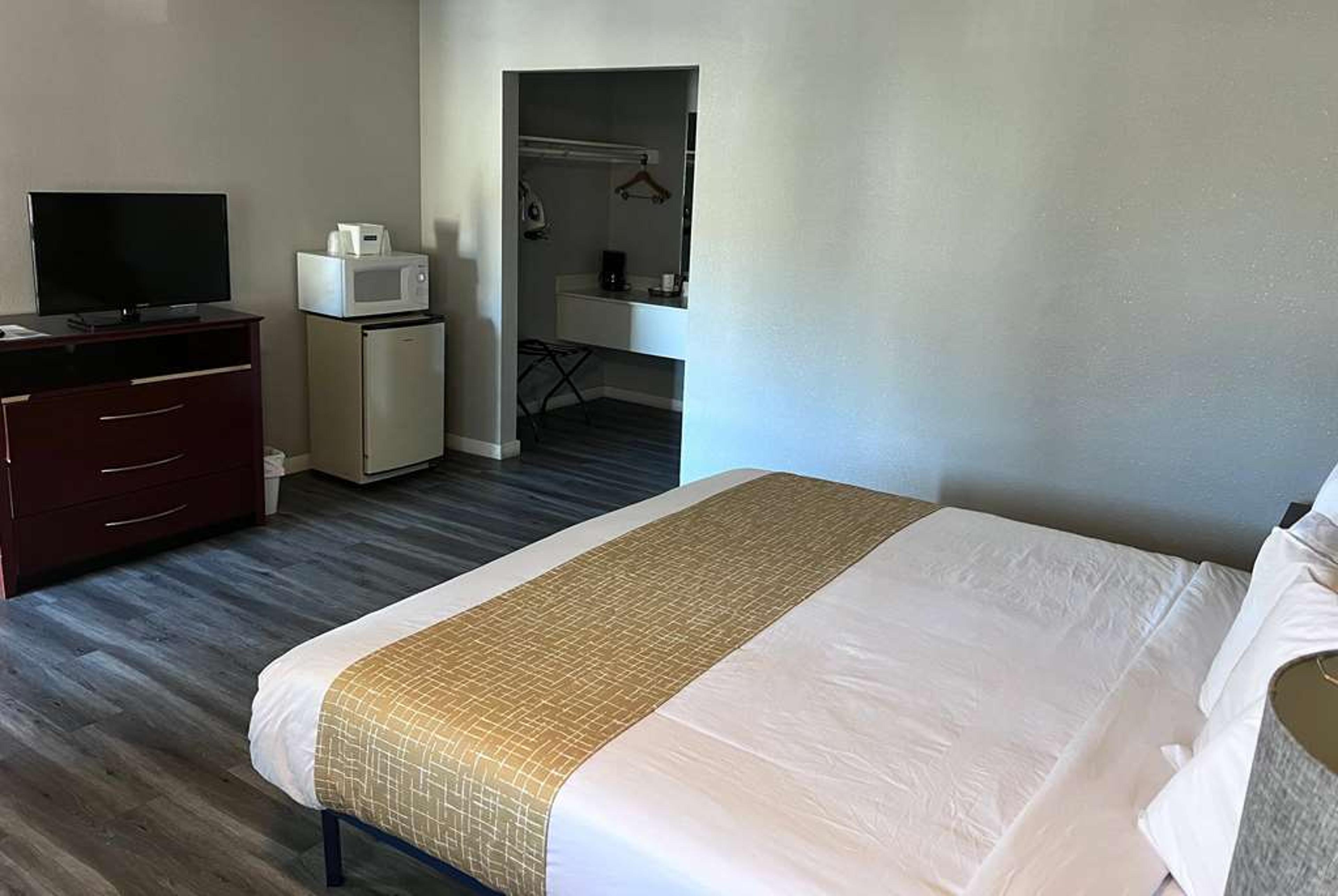TRAVELODGE BY WYNDHAM REDDING CA