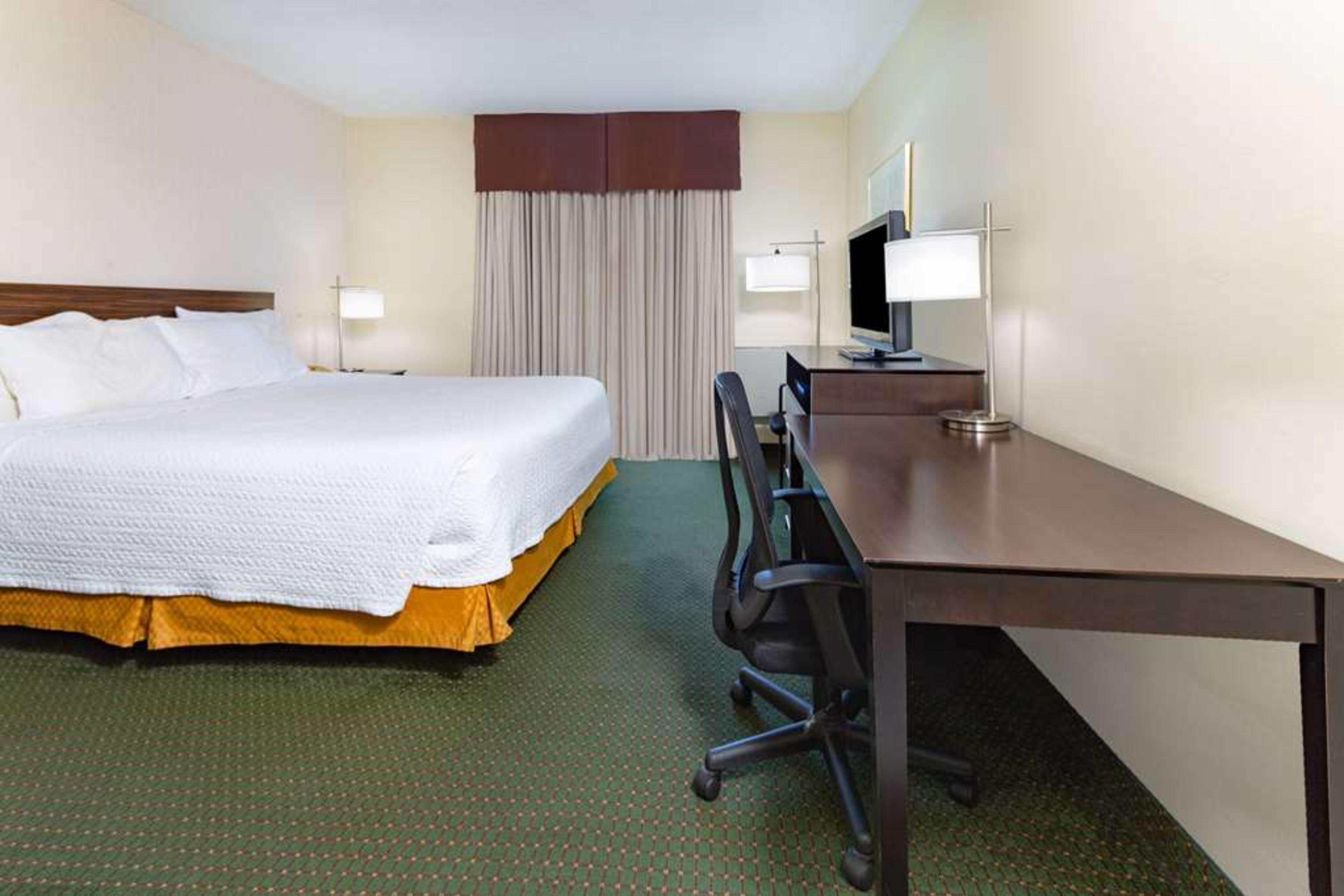 TRAVELODGE BY WYNDHAM BRACEBRIDGE