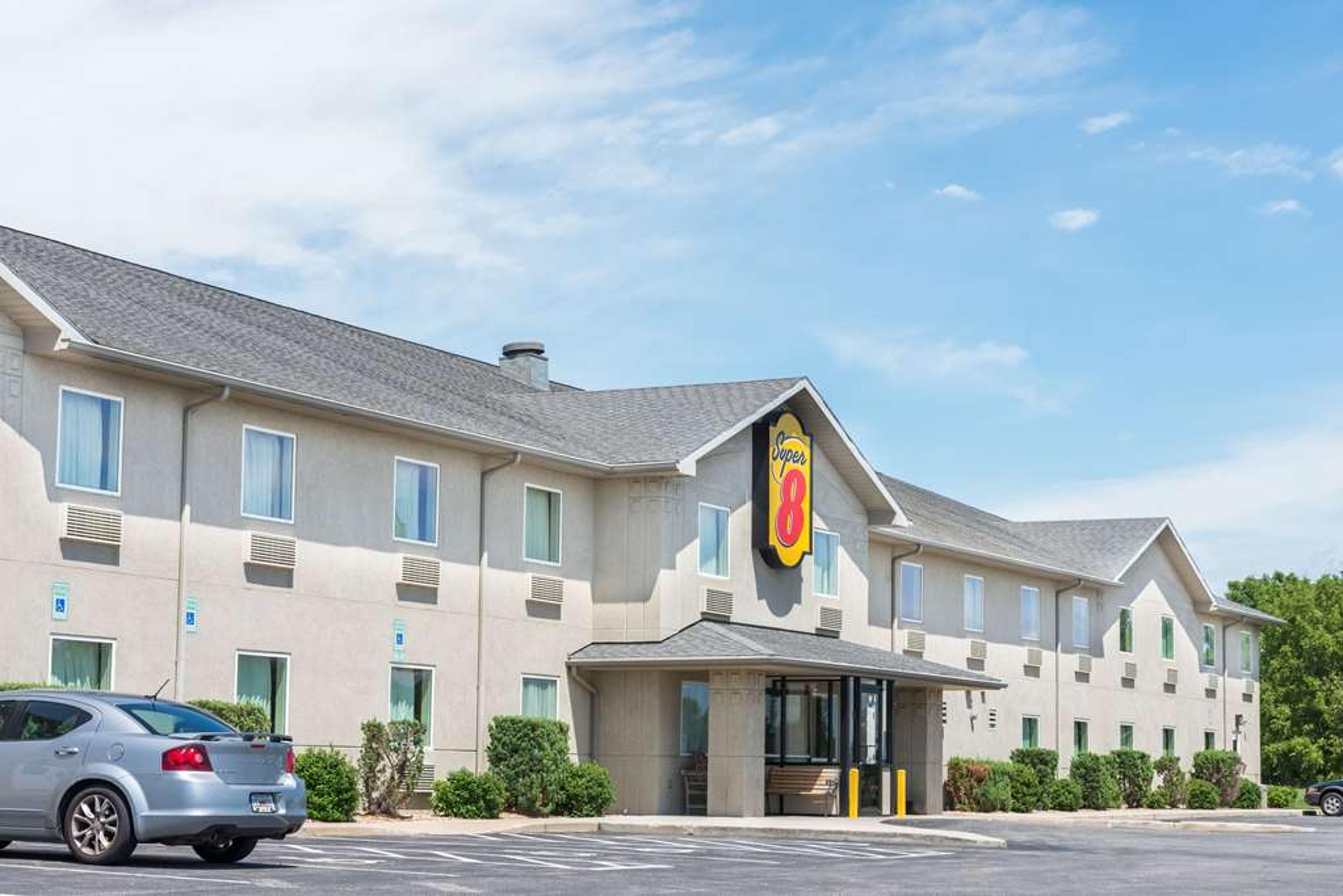 SUPER 8 BY WYNDHAM HAGERSTOWN/HALFW
