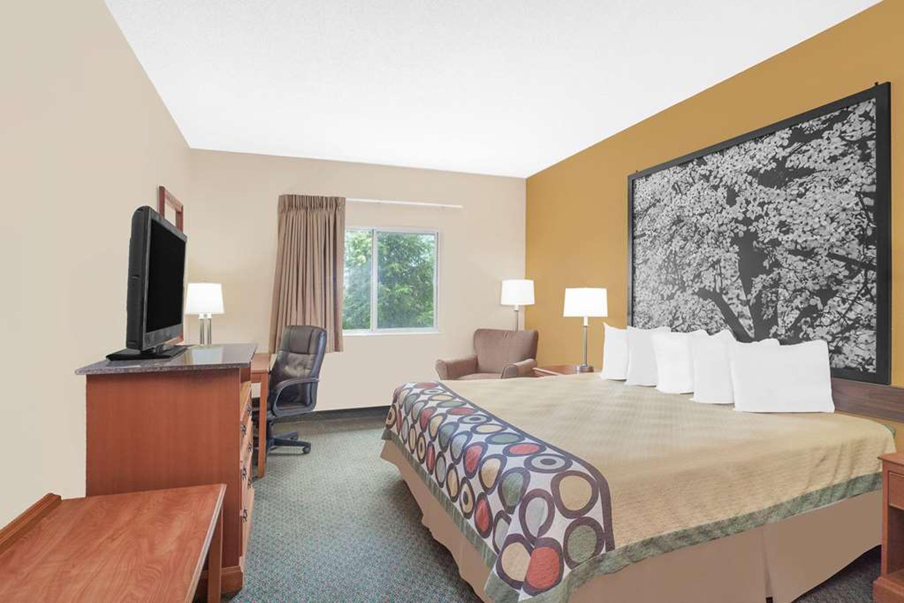 SUPER 8 BY WYNDHAM CENTRAL CITY