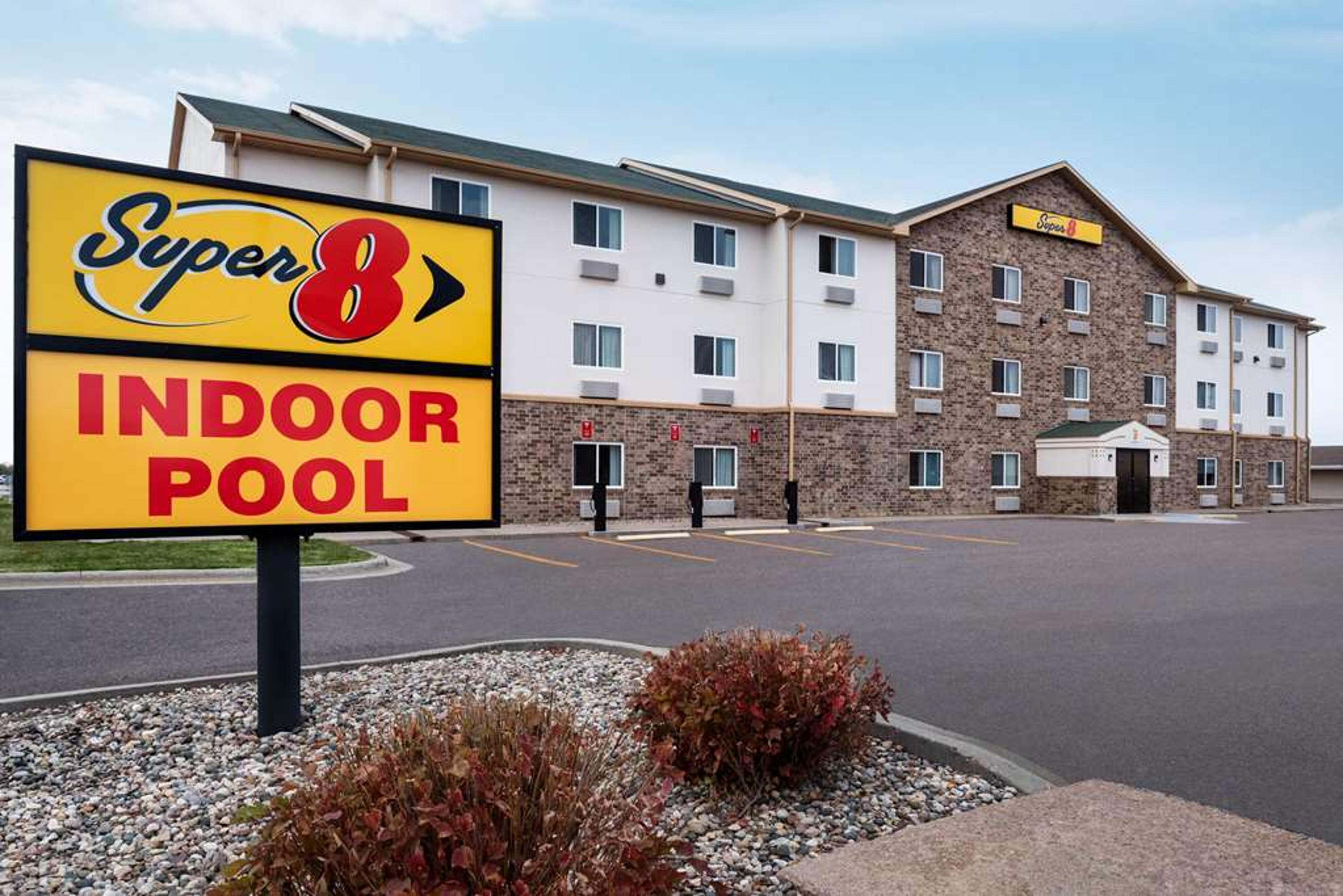 SUPER 8 BY WYNDHAM SIOUX FALLS