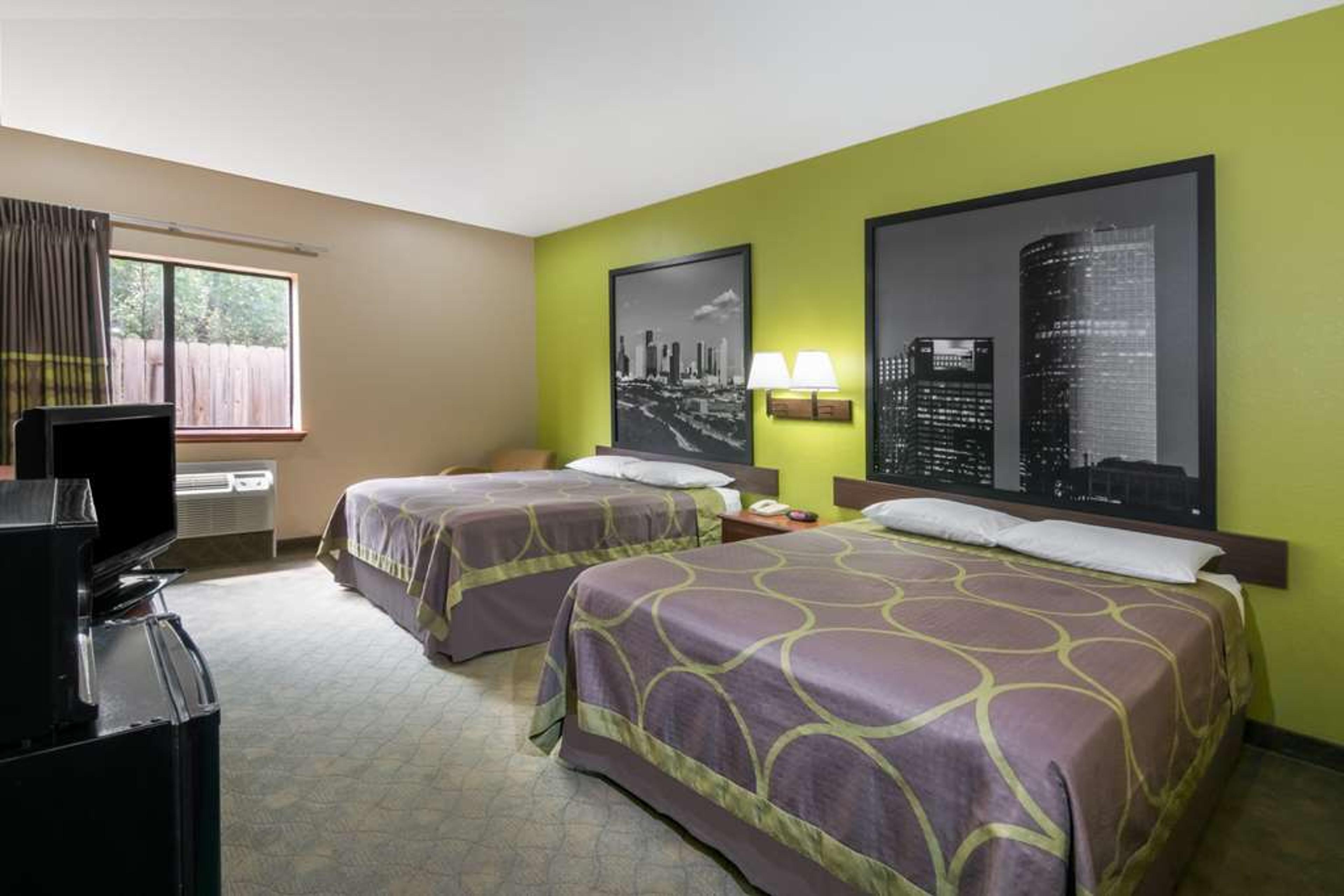 SUPER 8 BY WYNDHAM INTERCONTINENTAL
