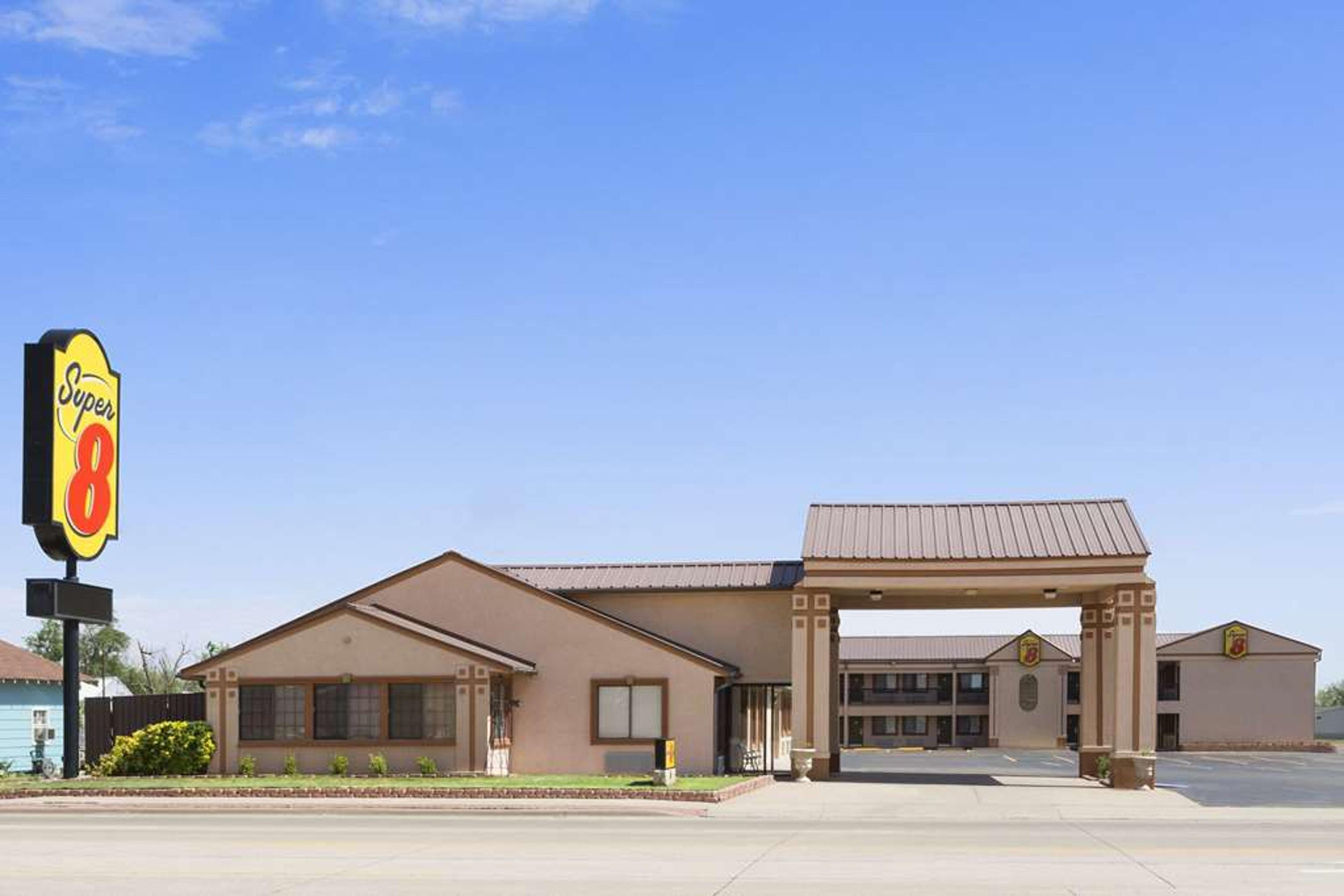 SUPER 8 BY WYNDHAM CHILDRESS