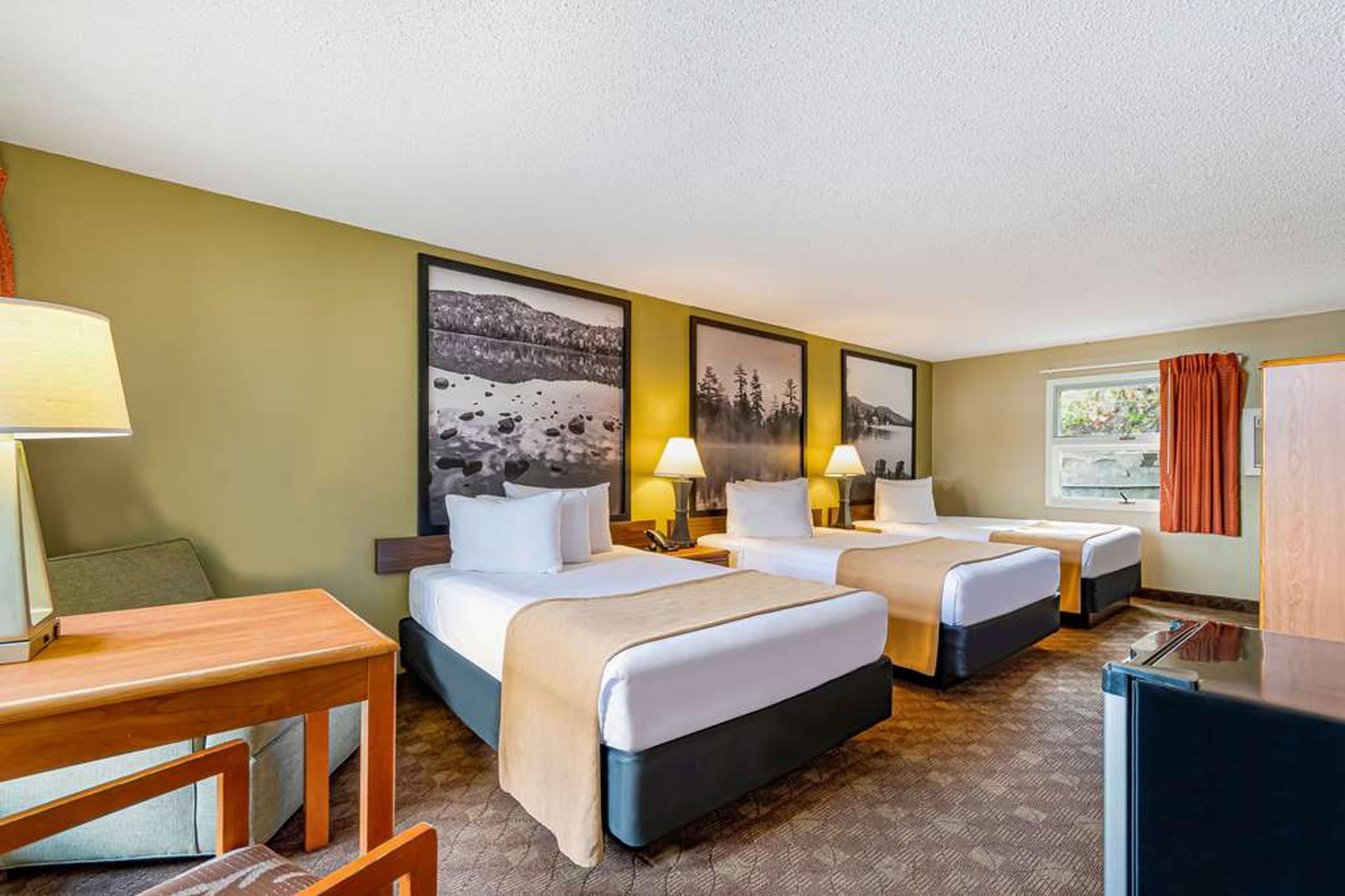 SUPER 8 BY WYNDHAM LAKE GEORGE/DOWN