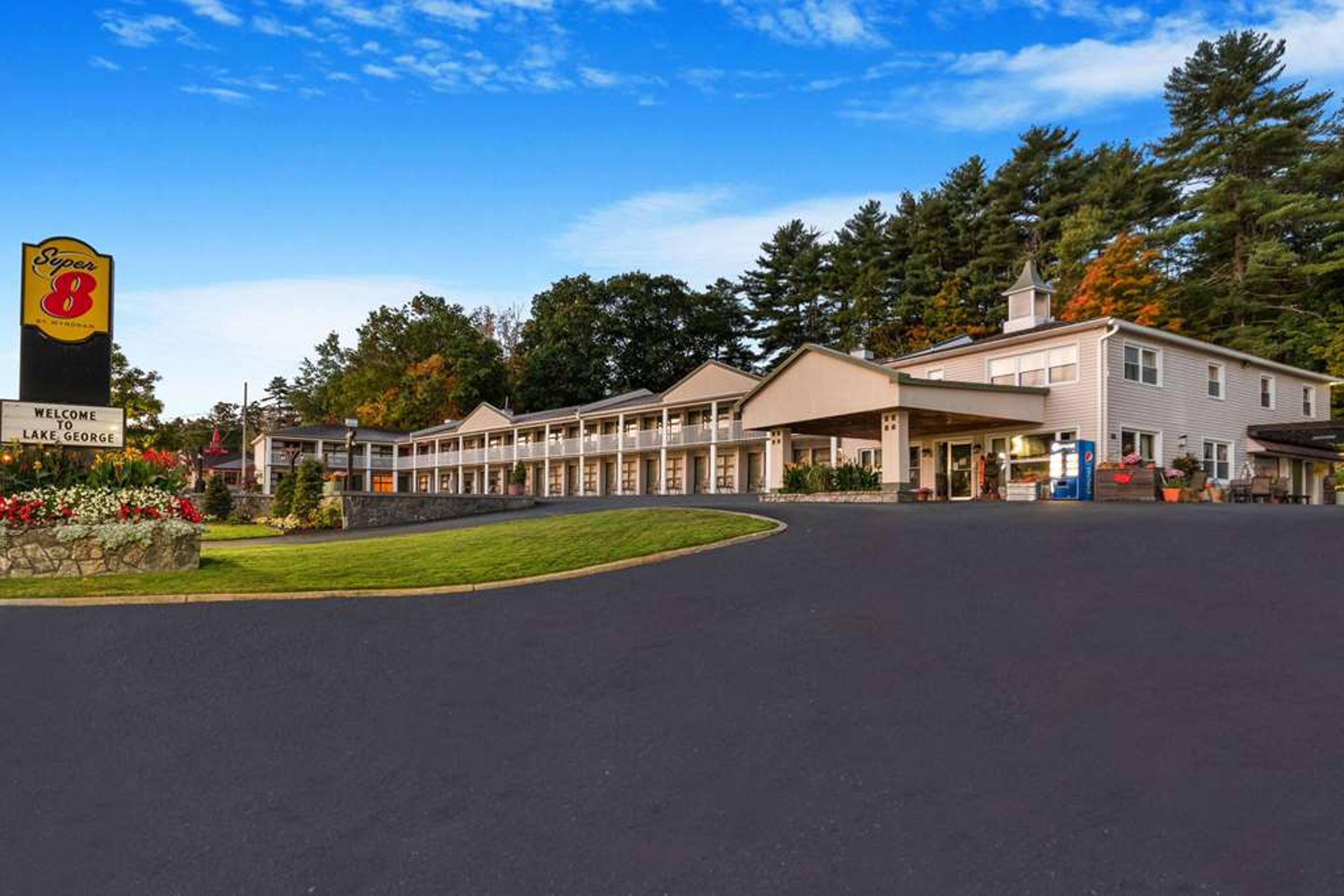 SUPER 8 BY WYNDHAM LAKE GEORGE/DOWN