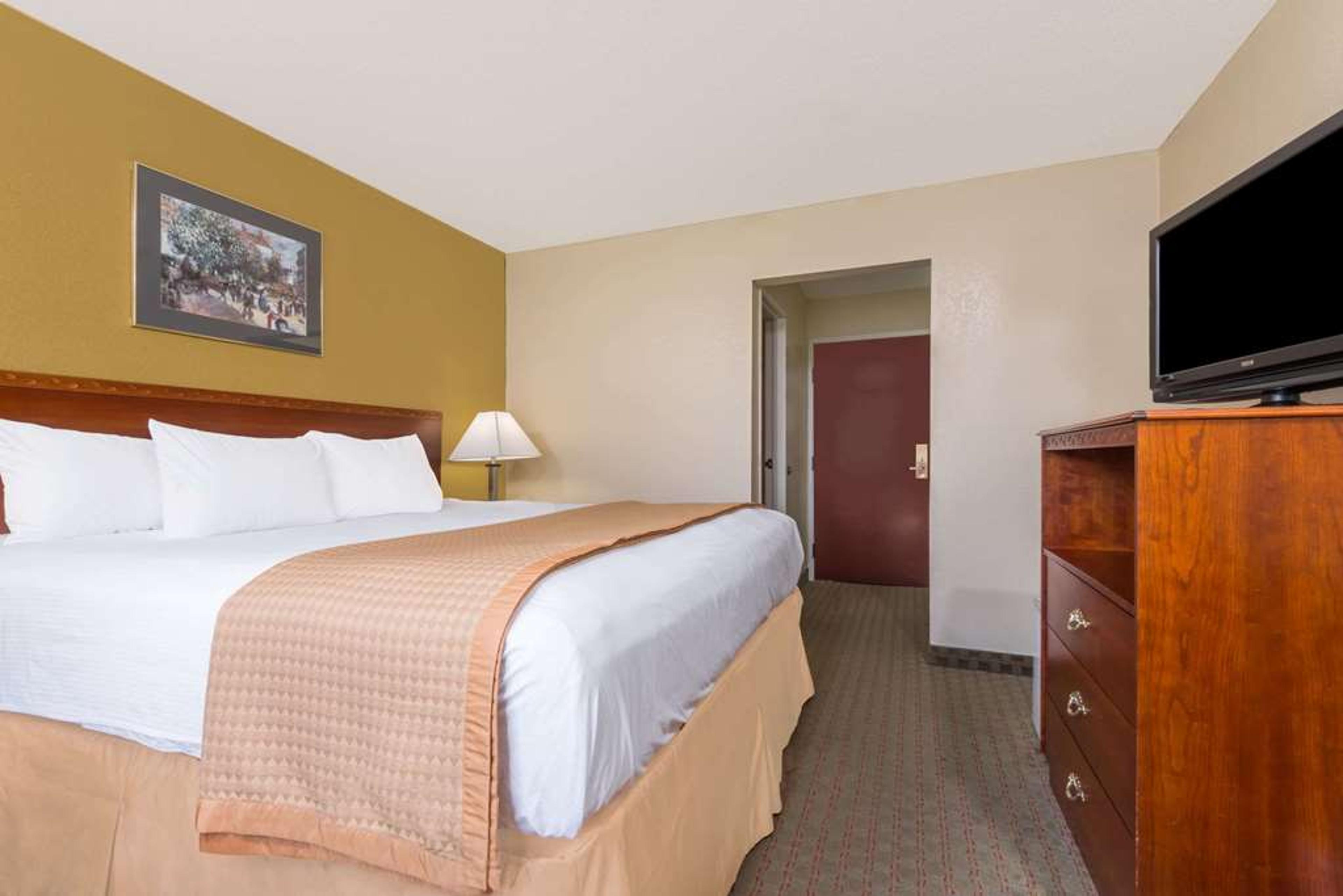 DAYS INN NORTON