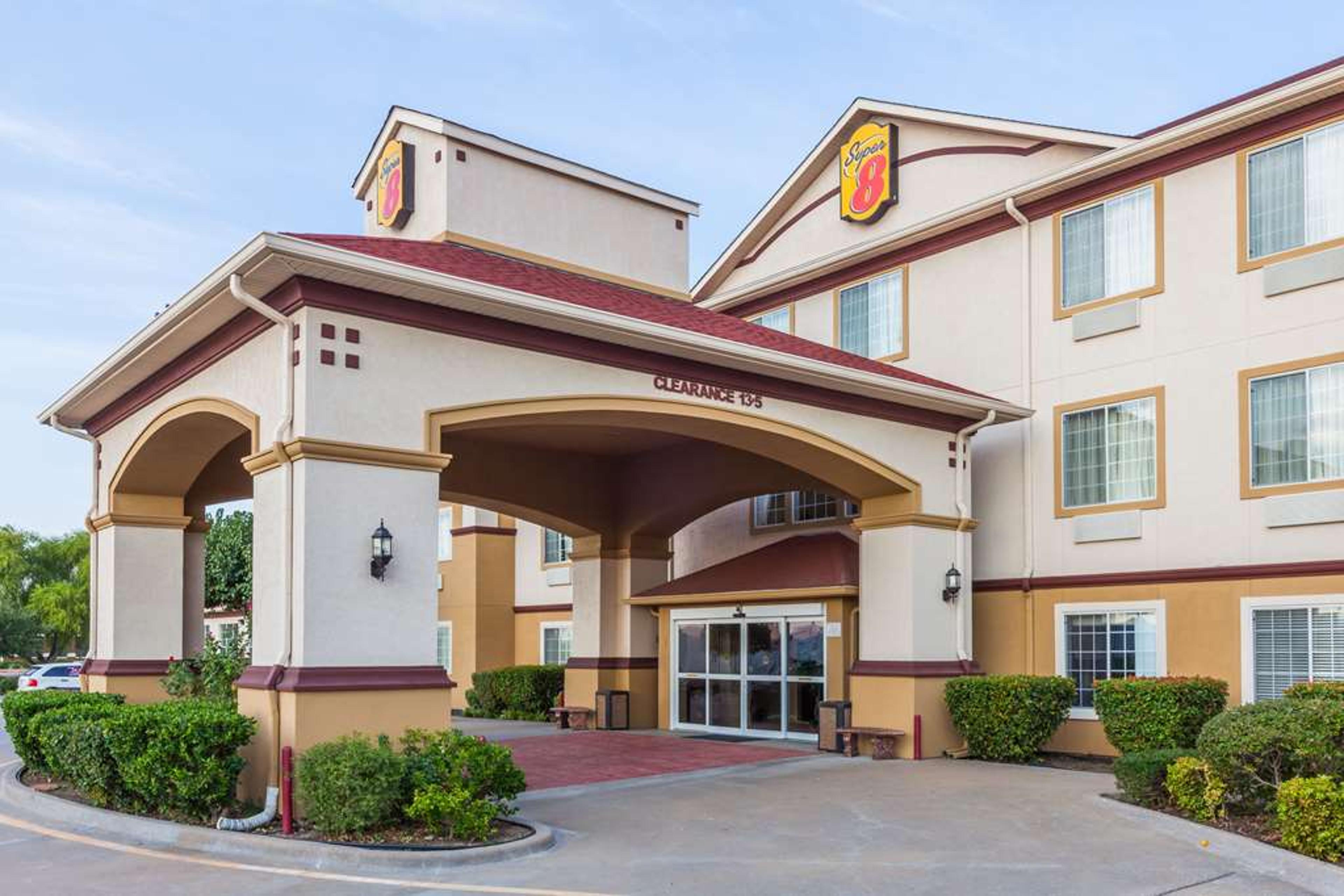 SUPER 8 BY WYNDHAM HILLSBORO TX