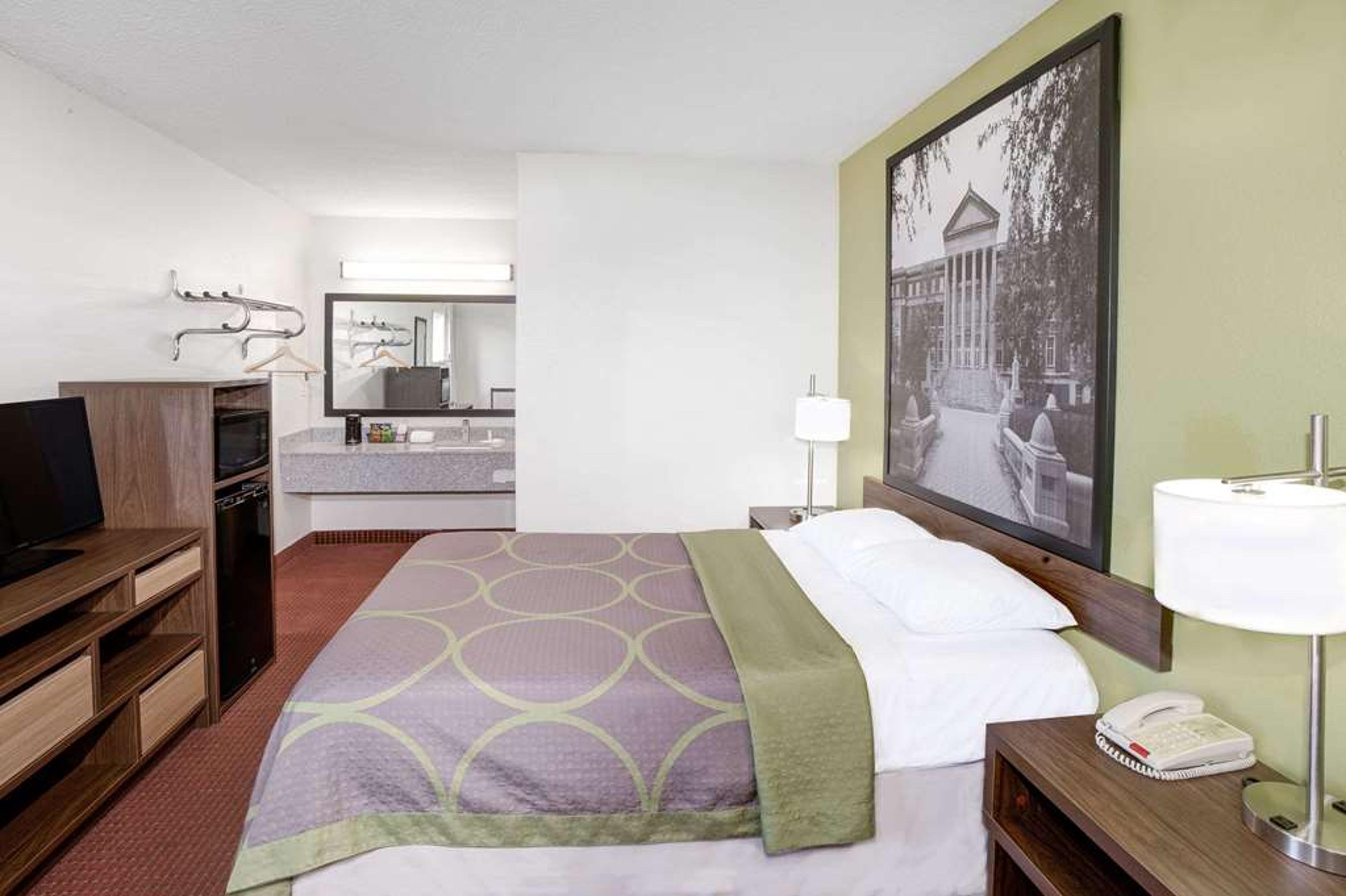 SUPER 8 BY WYNDHAM LAFAYETTE / PURD