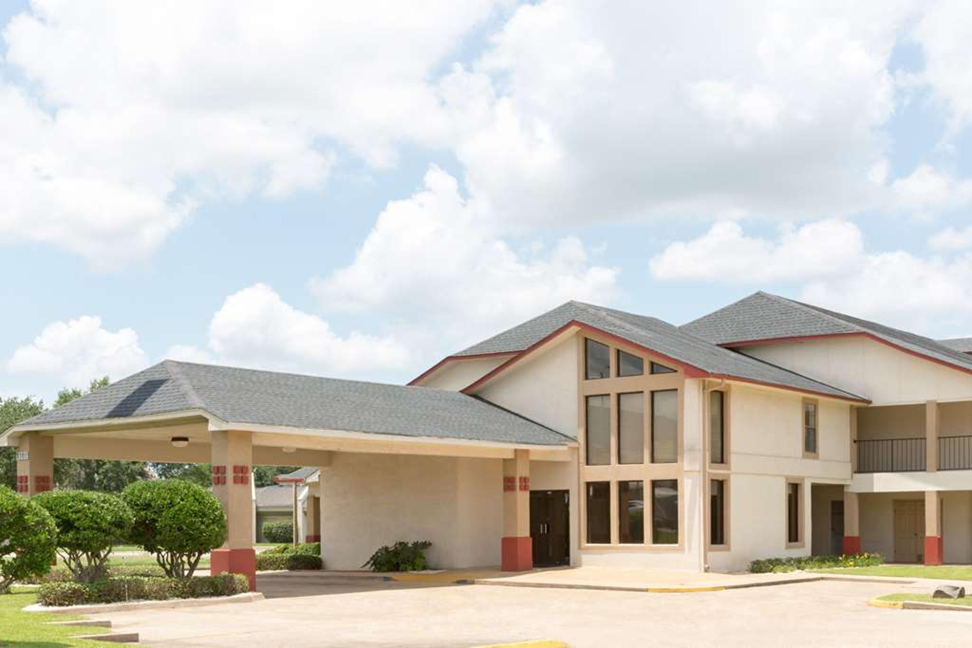 SUPER 8 BOSSIERCITY SHREV AREA