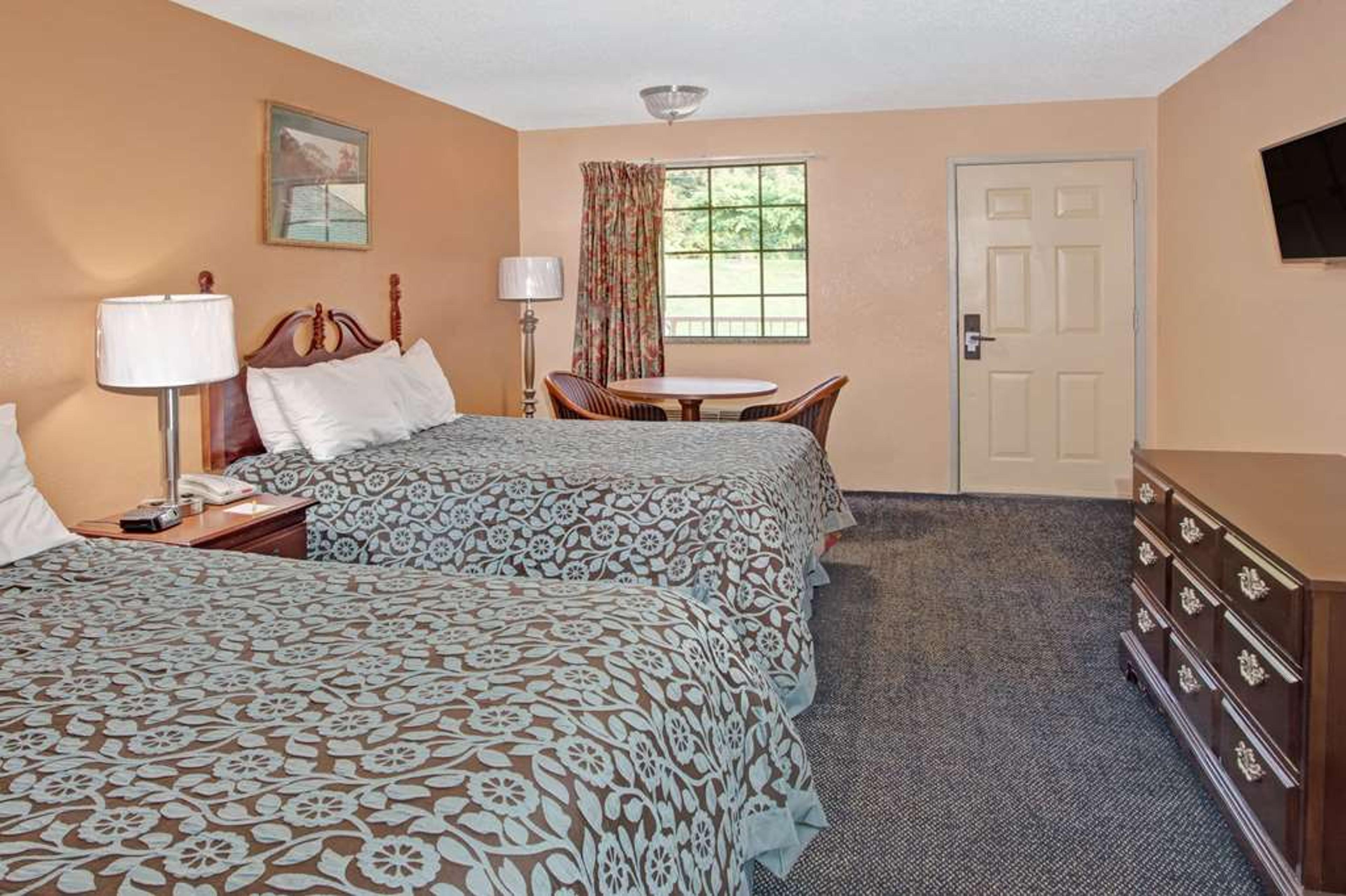 DAYS INN BY WYNDHAM MARIETTA WHITE