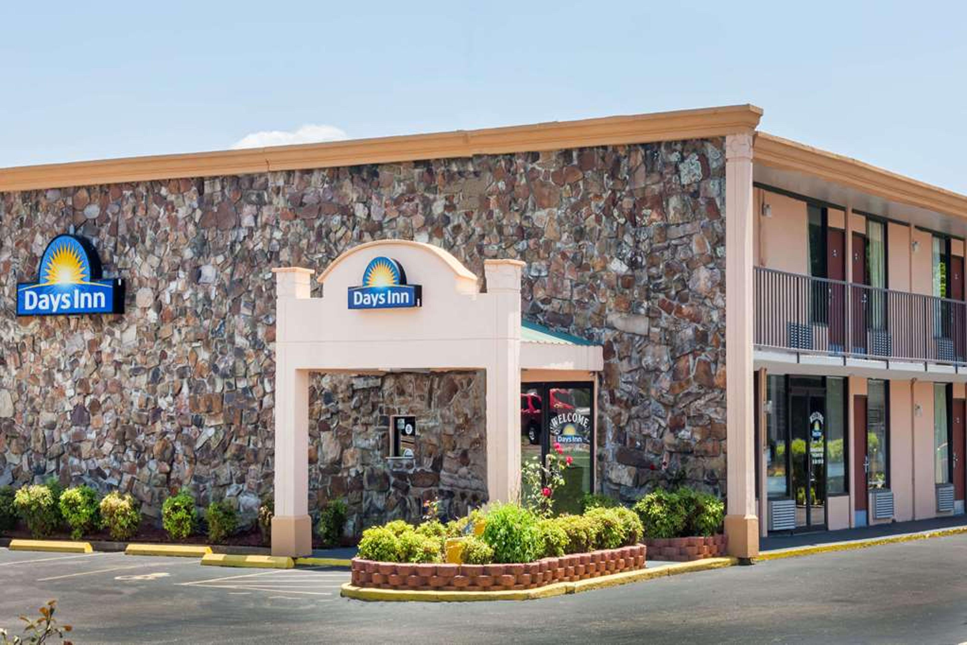DAYS INN BY WYNDHAM, MARTIN