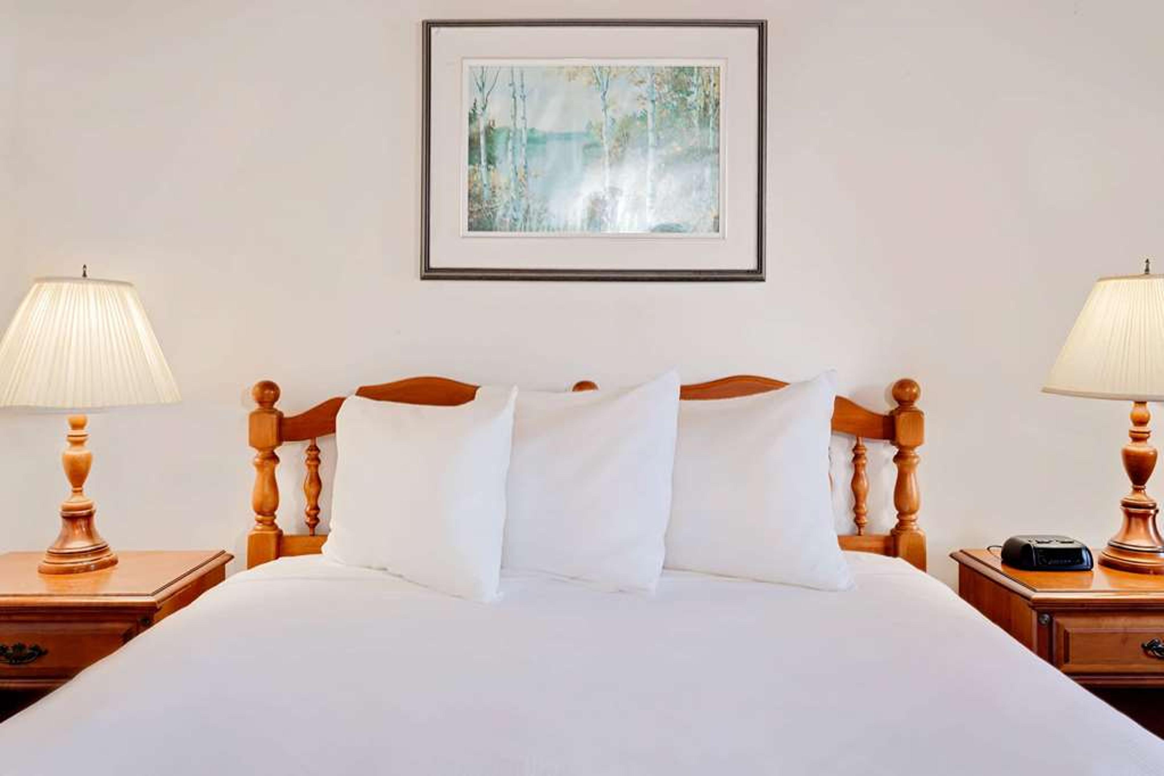 RAMADA BY WYNDHAM, GANANOQUE PROVIN