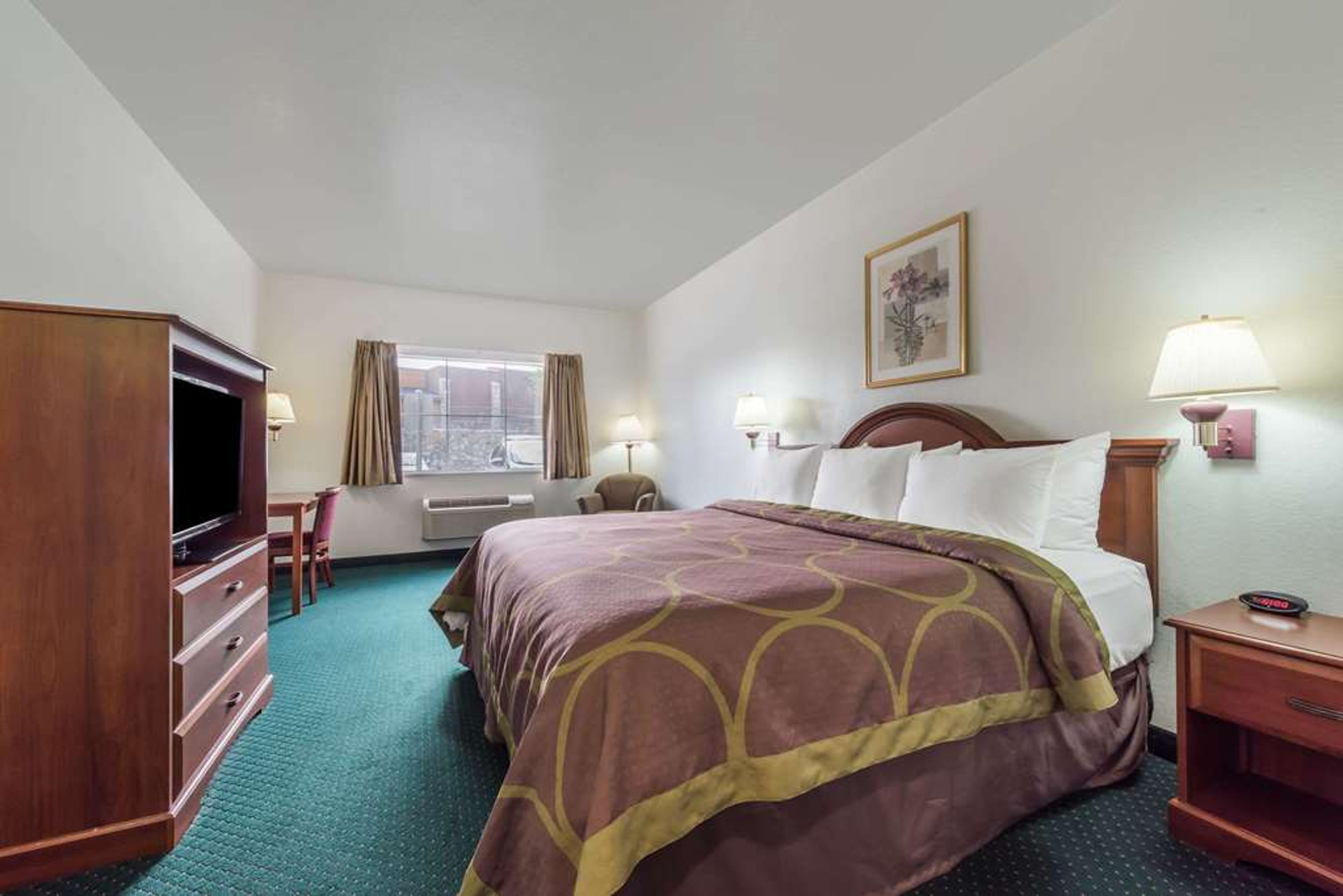 SUPER 8 BY WYNDHAM WEATHERFORD