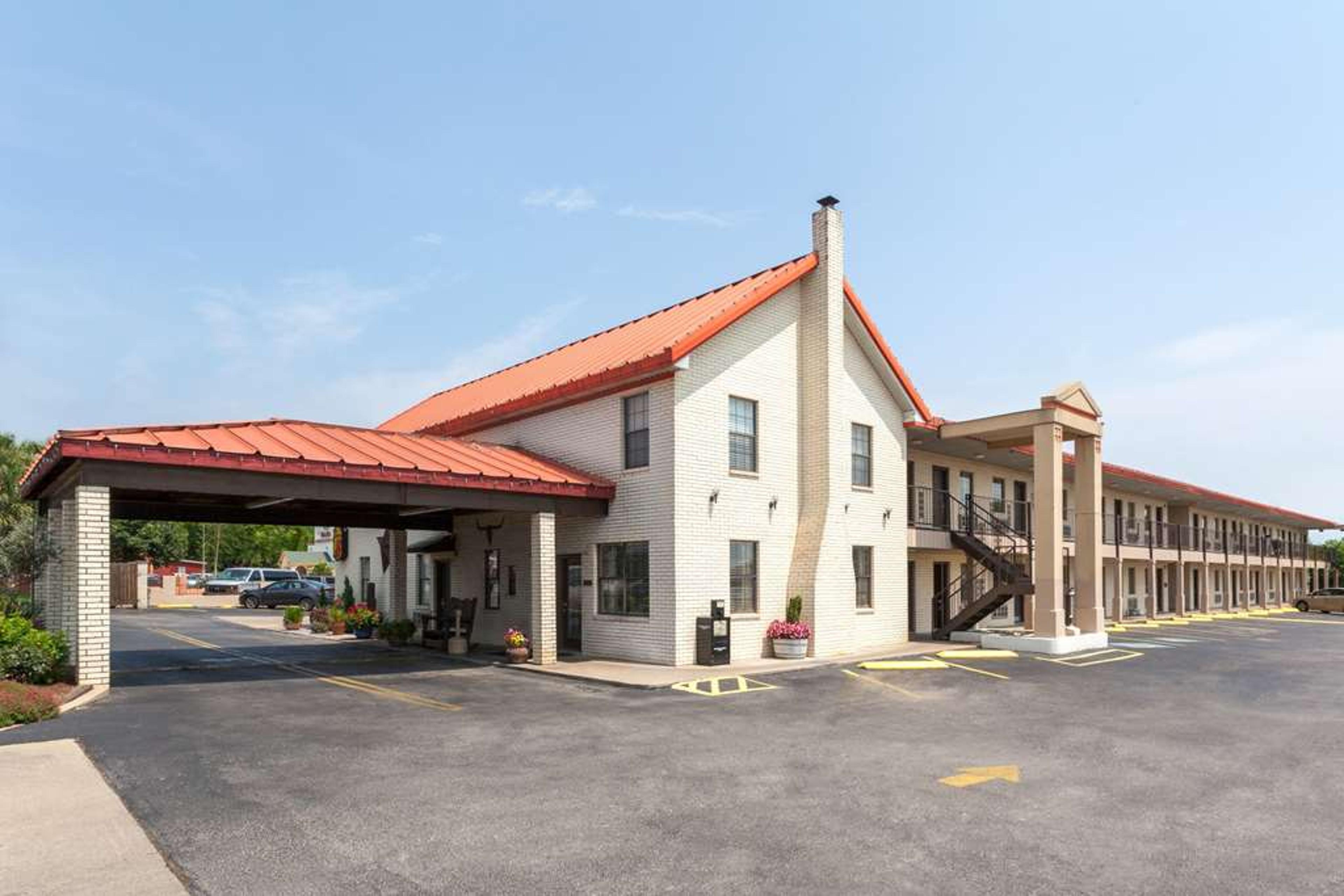 SUPER 8 BY WYNDHAM FREDERICKSBURG