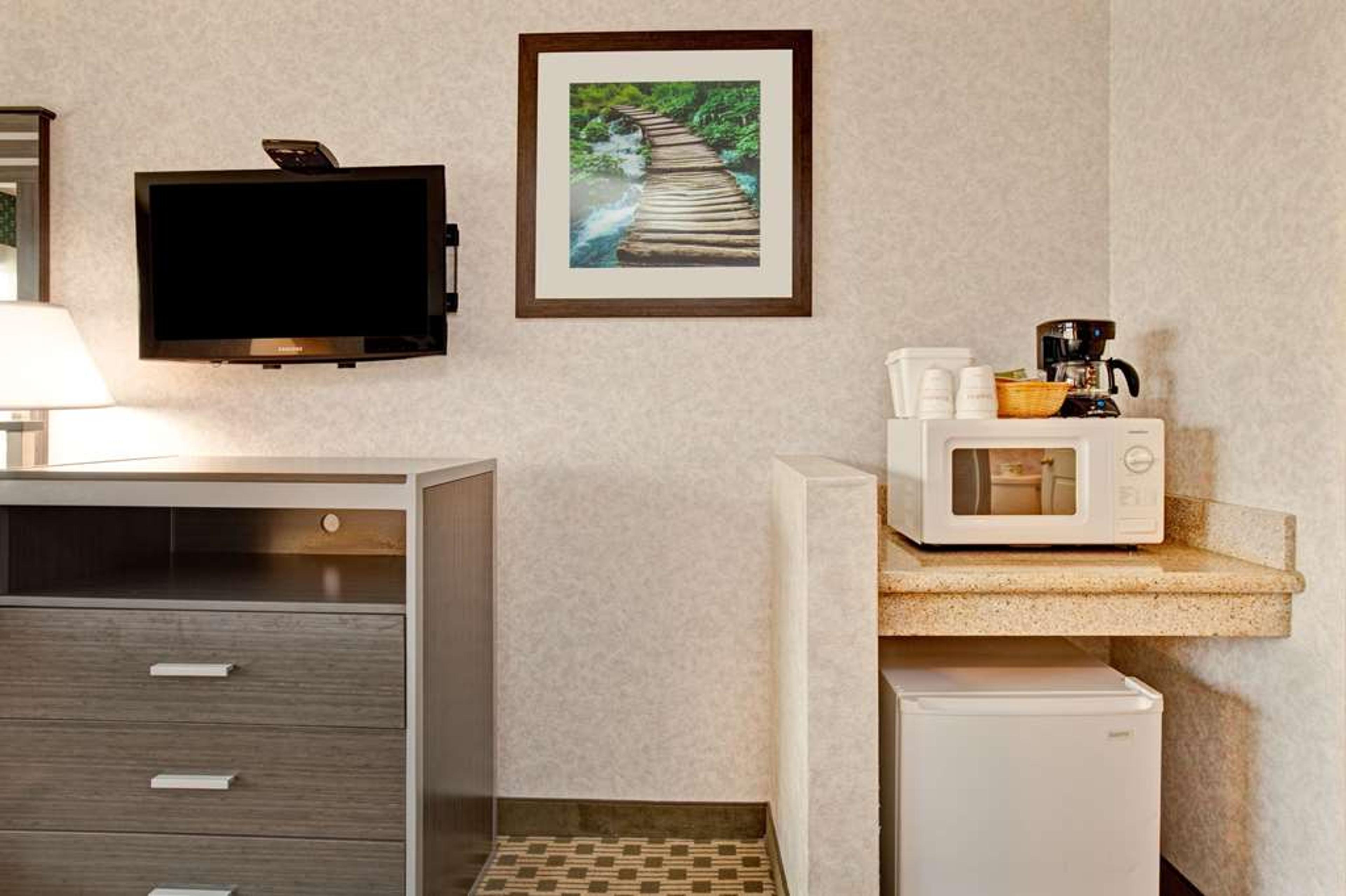 RAMADA BY WYNDHAM SAN BRUNO SF