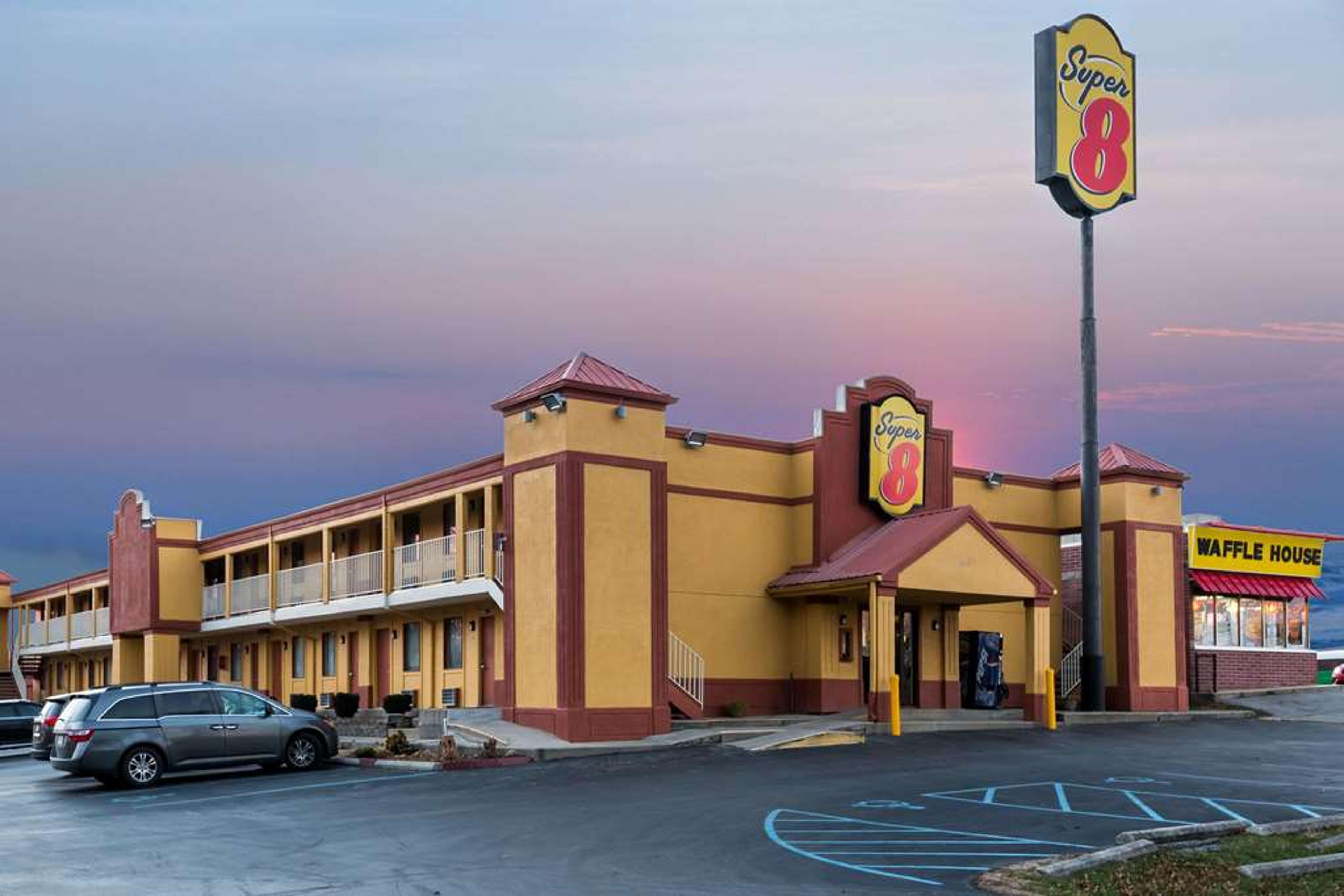 SUPER 8 BY WYNDHAM INDIANAPOLIS