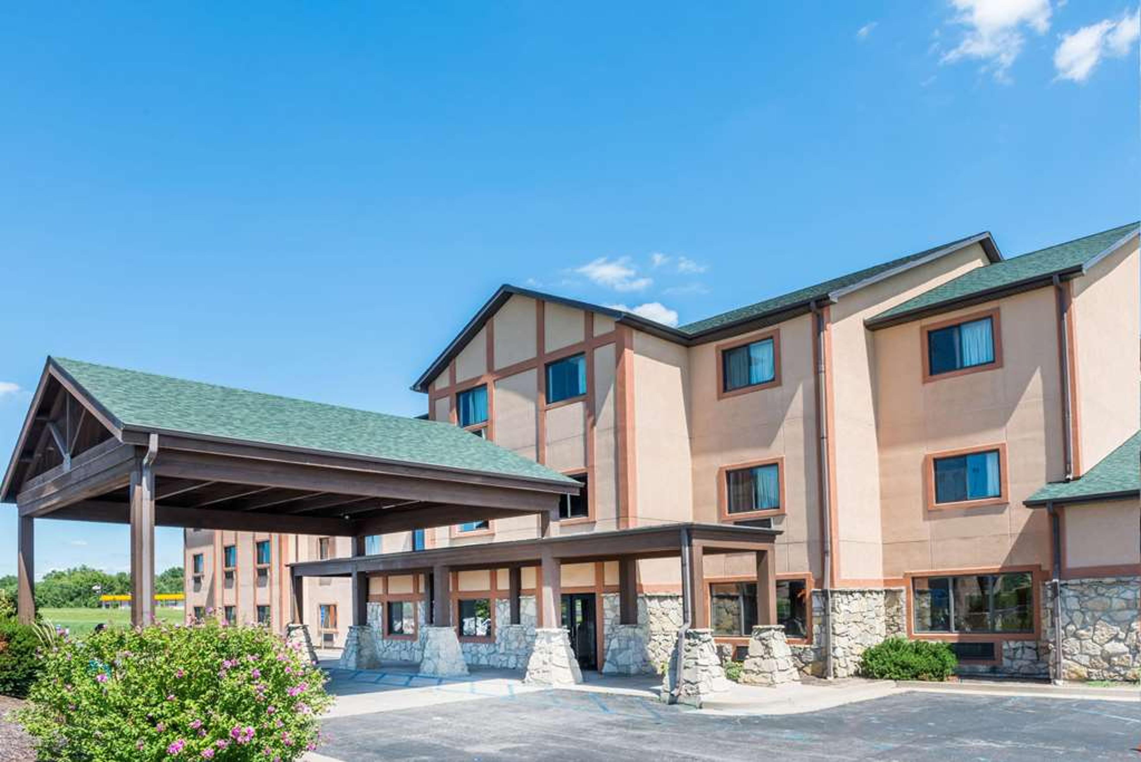 SUPER 8 BY WYNDHAM COLUMBIA EAST