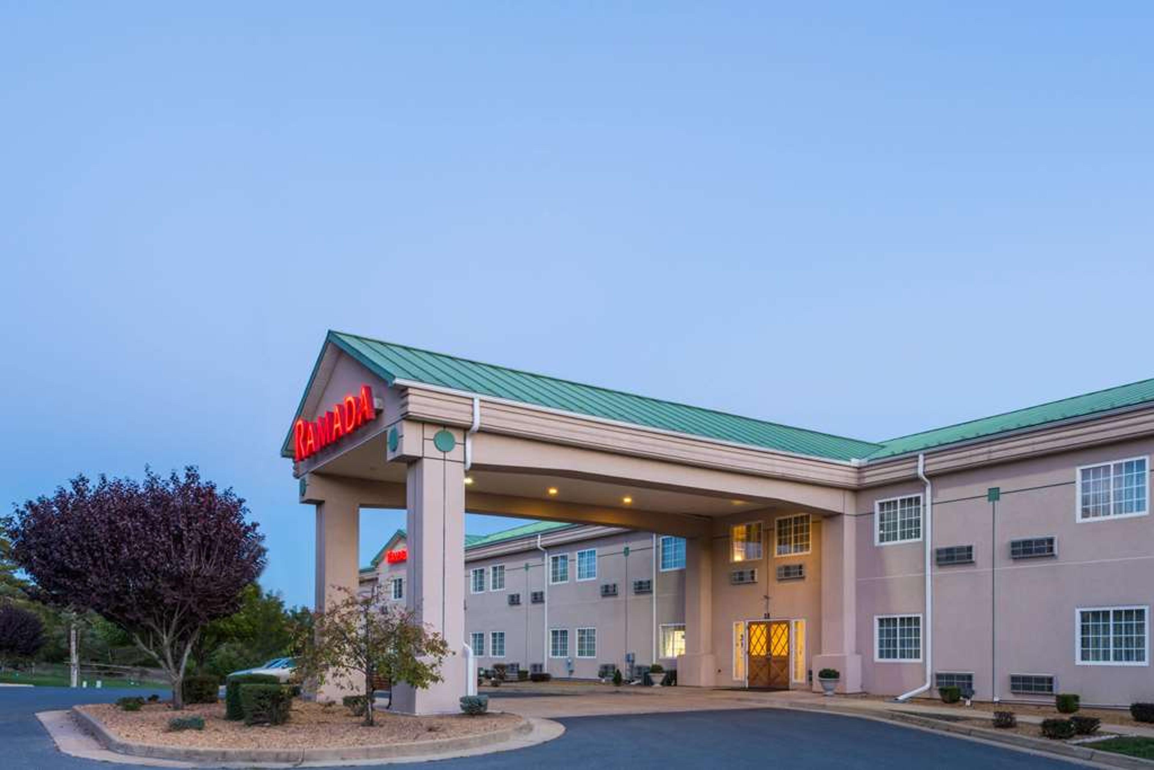 RAMADA BY WYNDHAM STRASBURG
