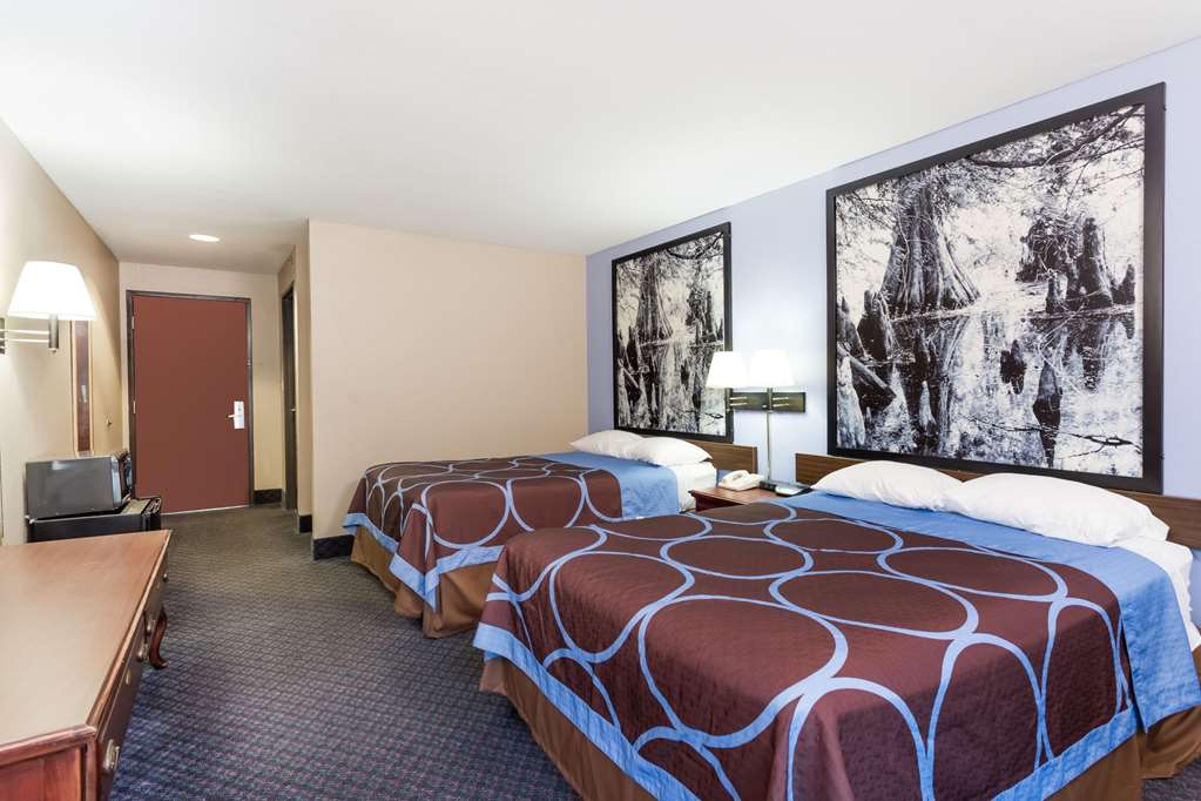 SUPER 8 BY WYNDHAM INDIANOLA