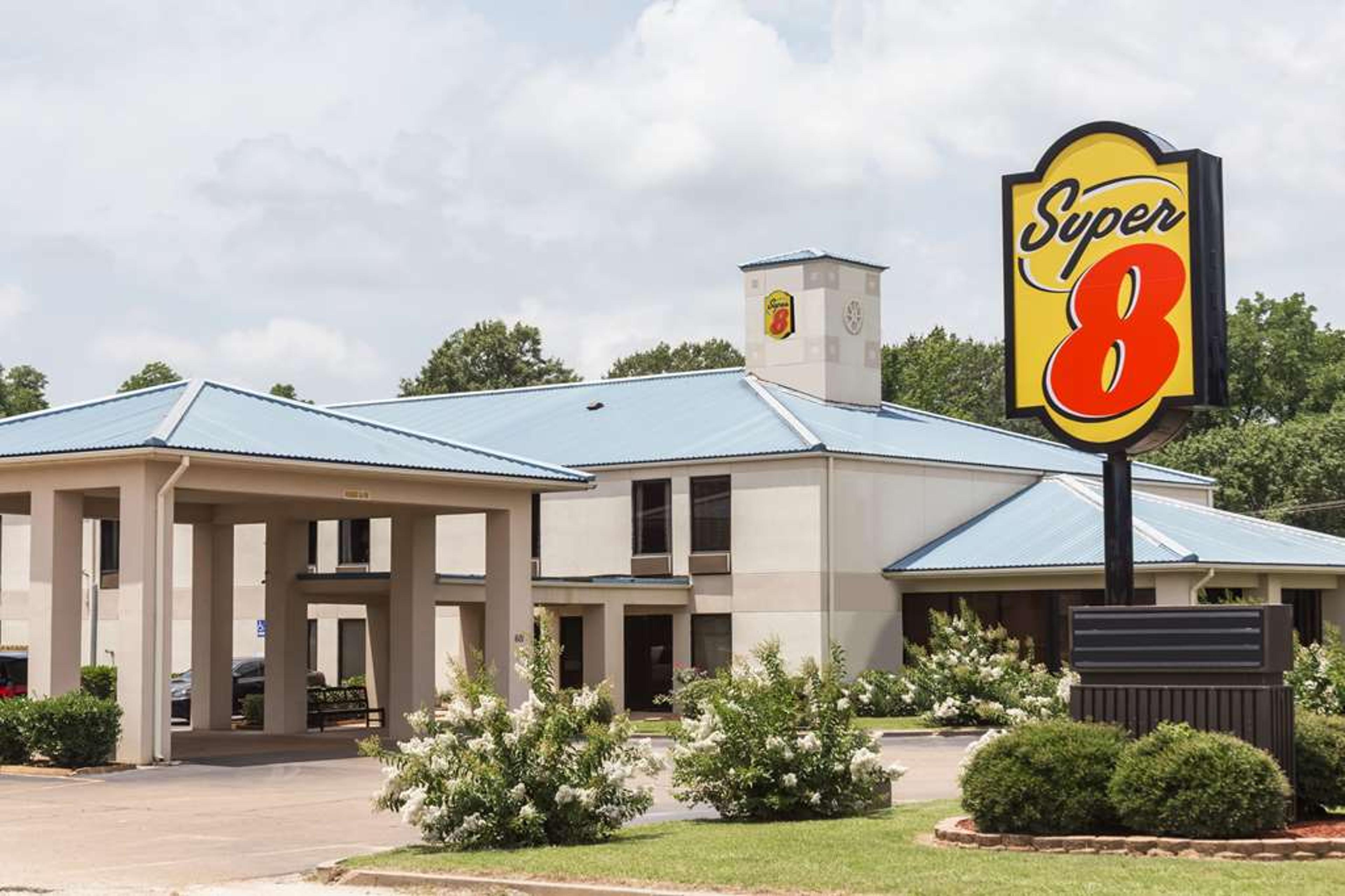 SUPER 8 BY WYNDHAM INDIANOLA
