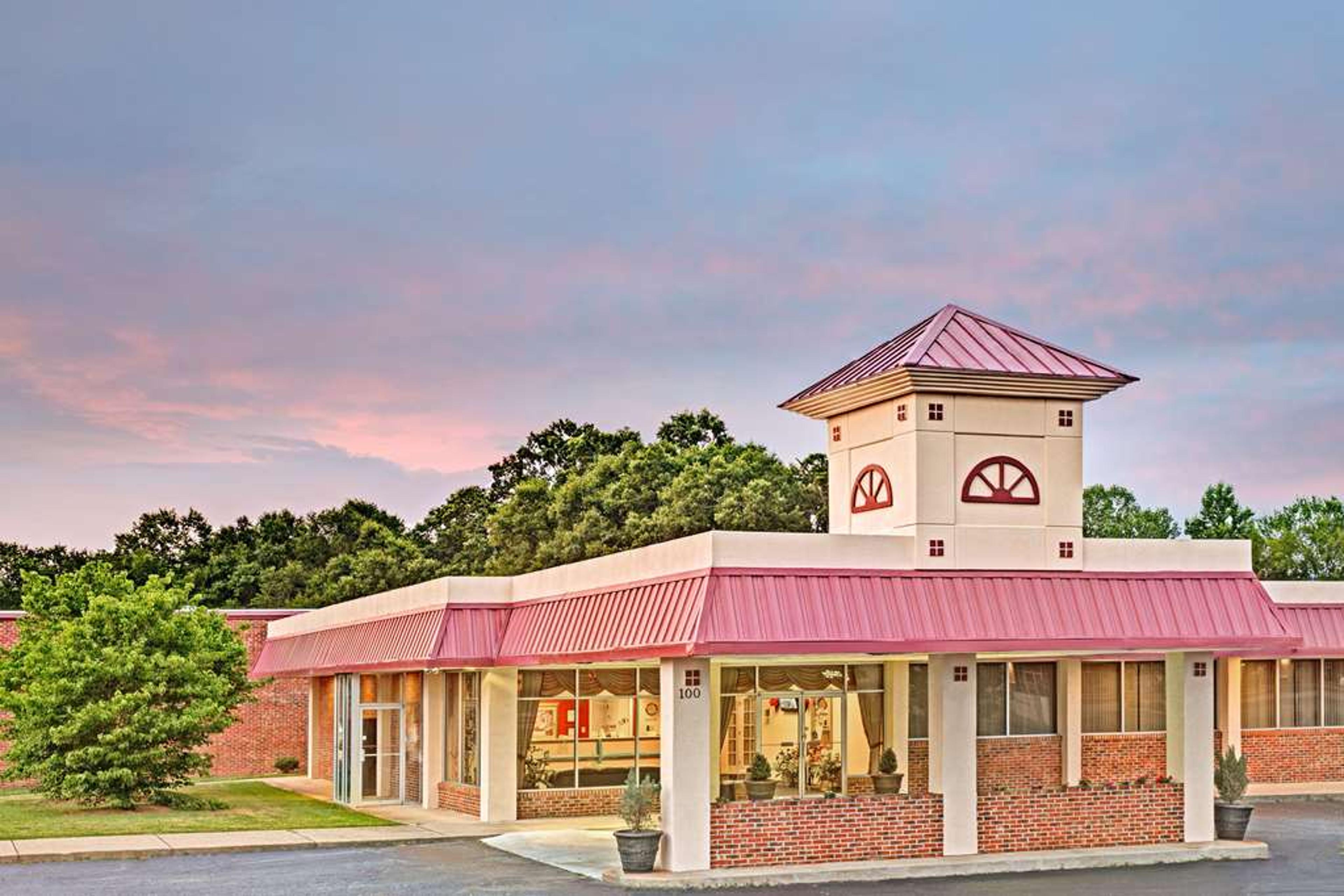 SUPER 8 BY WYNDHAM GAFFNEY