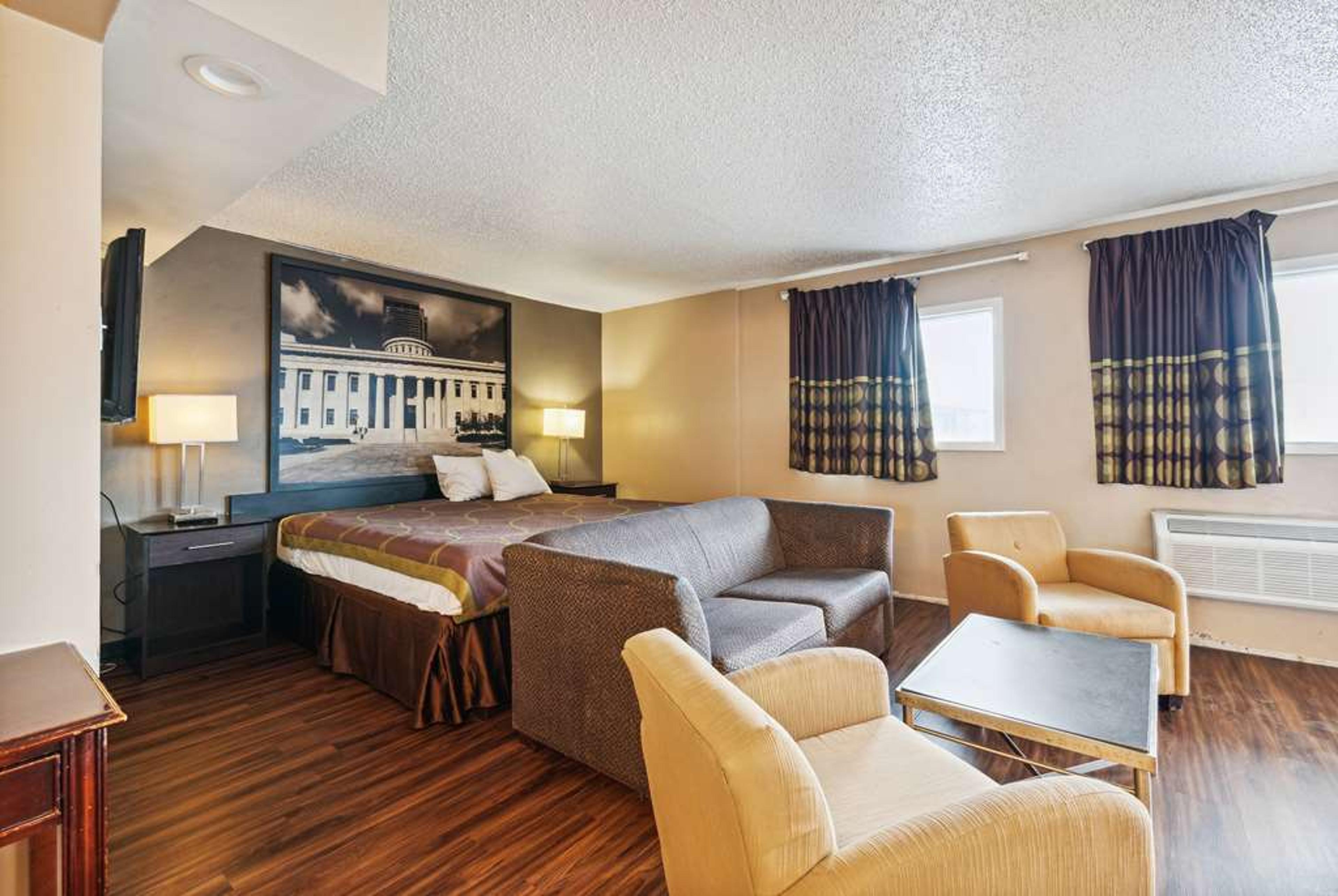 SUPER 8 BY WYNDHAM MILLBURY/TOLEDO