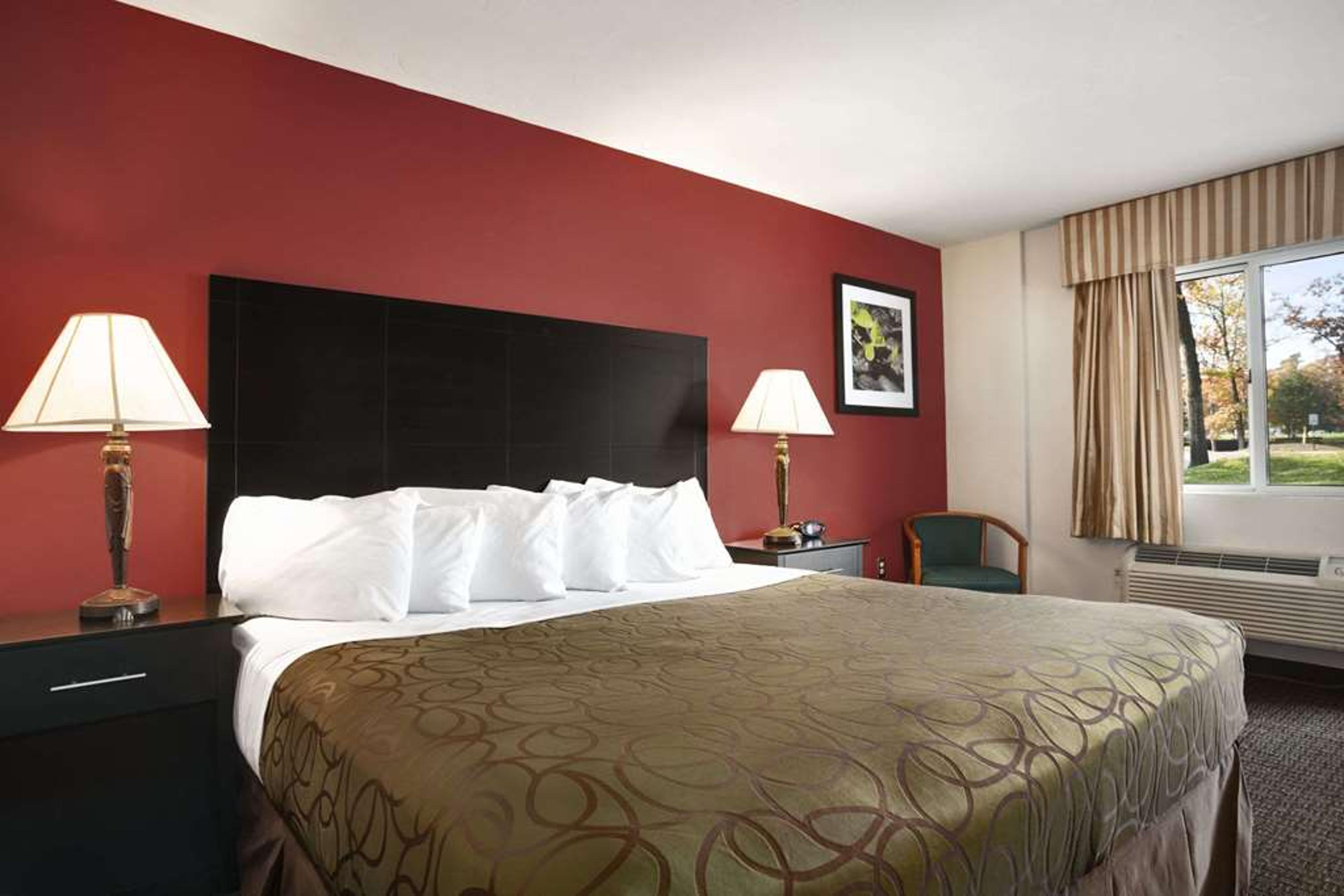TRAVELODGE BY WYNDHAM, TRAVERSE CIT
