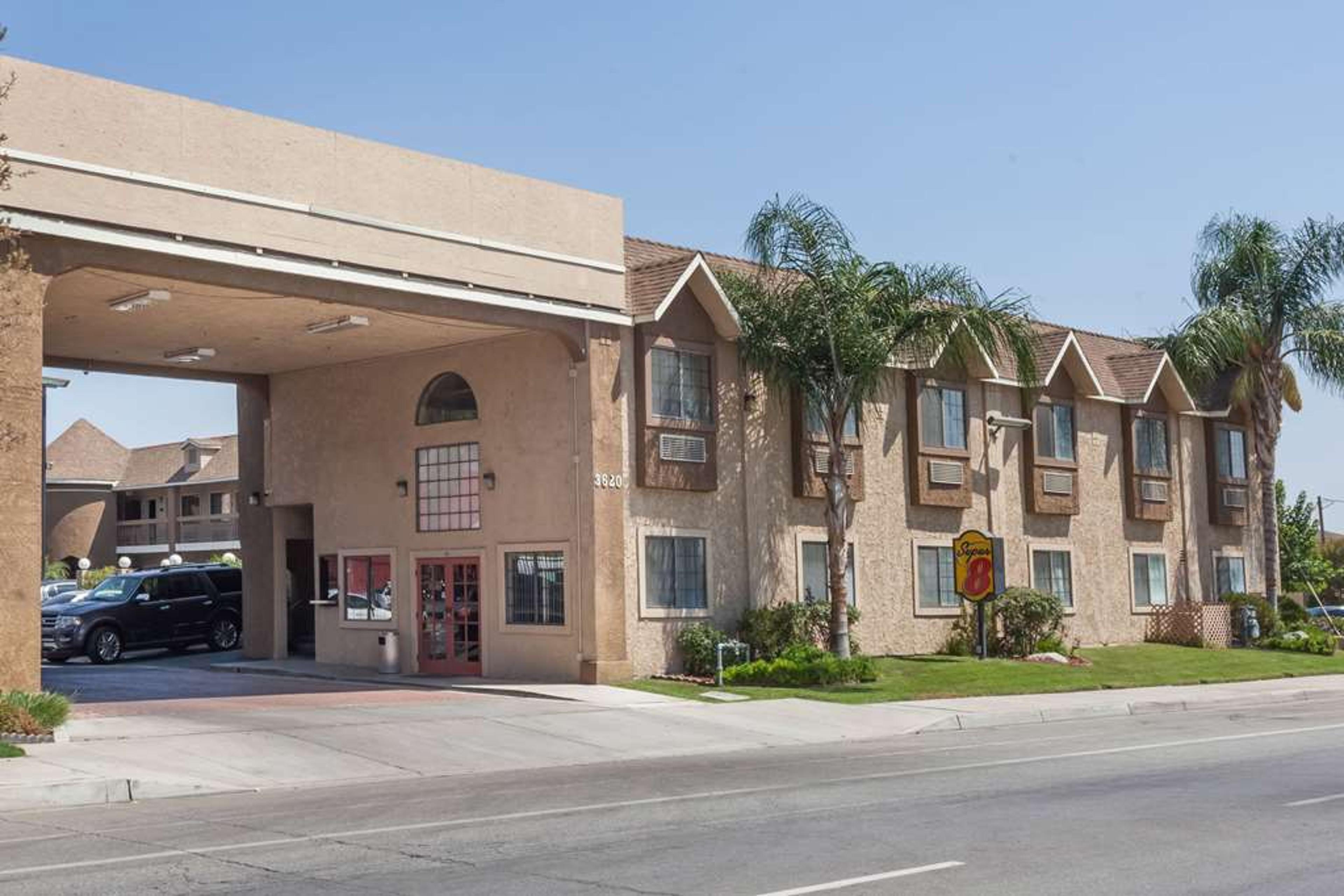 SUPER 8 BY WYNDHAM BAKERSFIELD SOUT