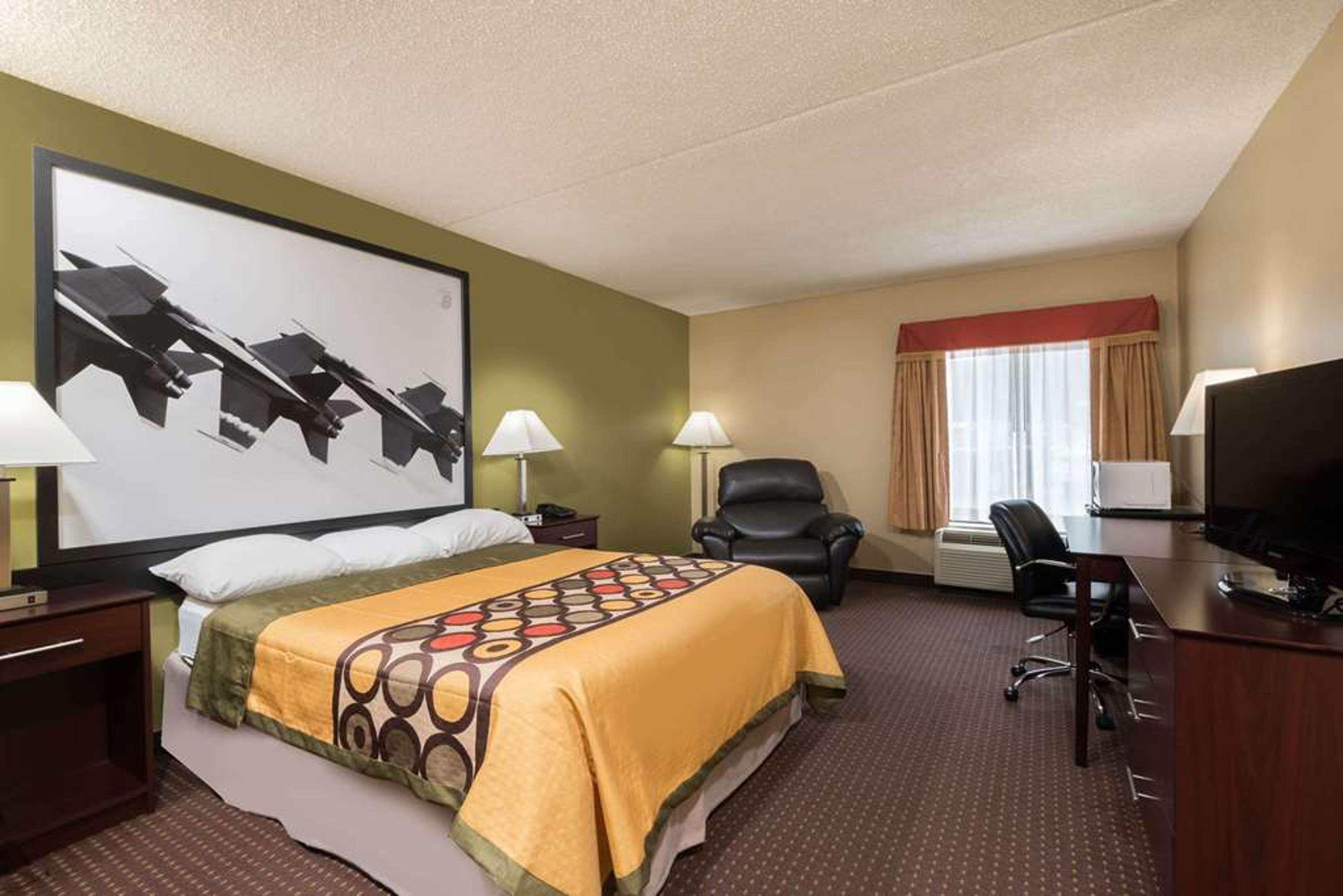 SUPER 8 BY WYNDHAM MIAMISBURG DAYTO