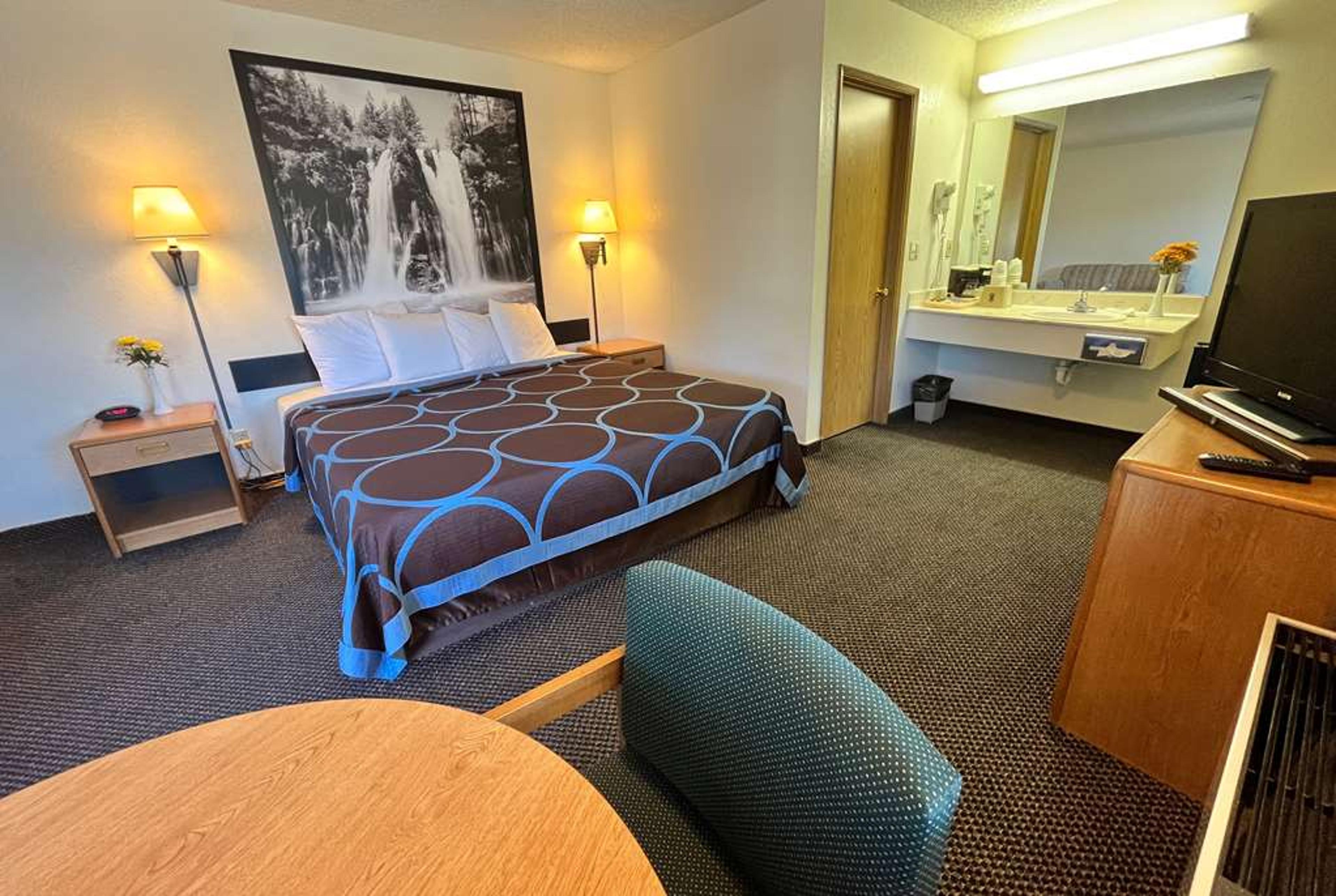 SUPER 8 BY WYNDHAM RED BLUFF