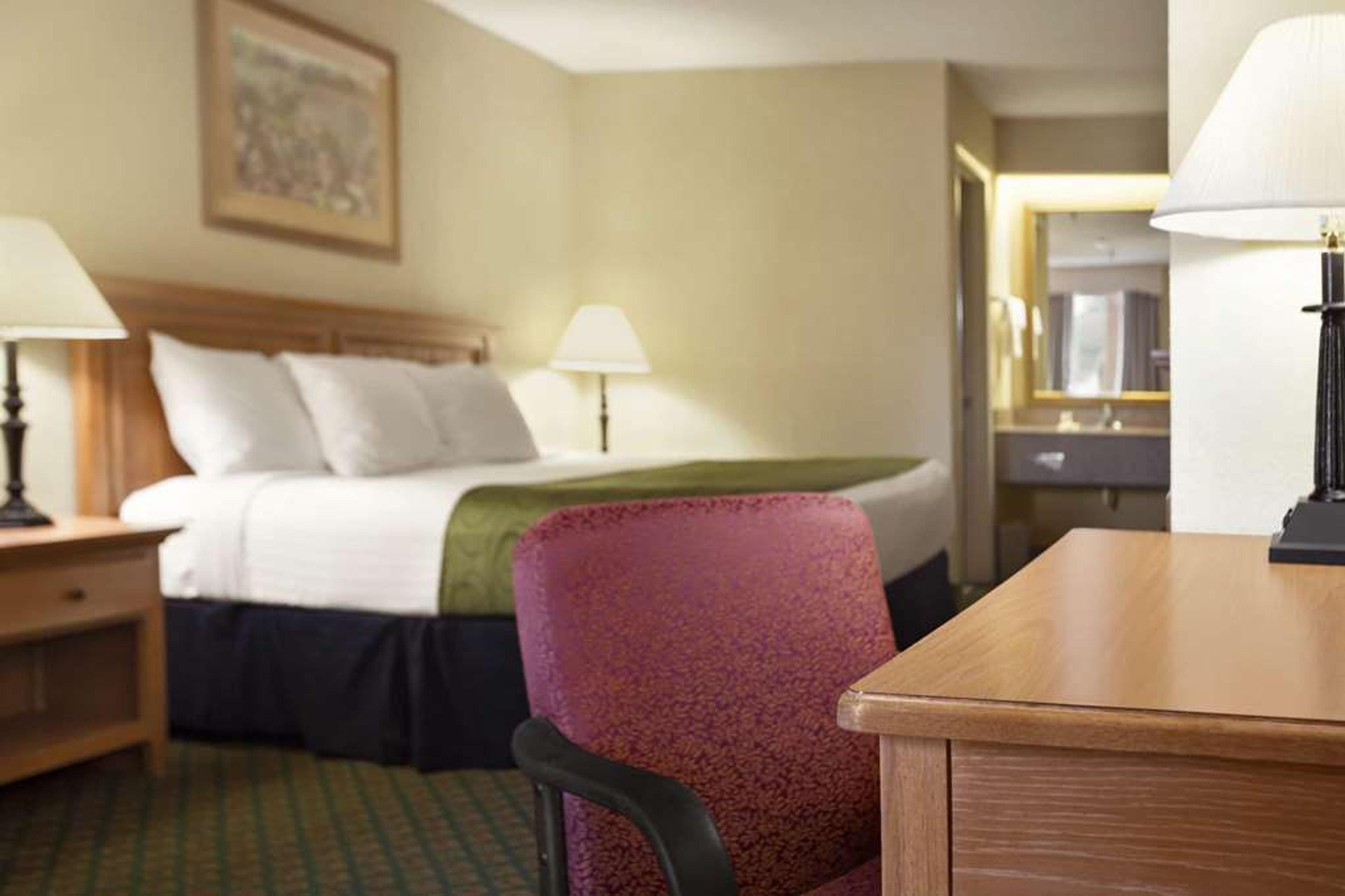 DAYS INN & SUITES BY WYNDHAM STUTTG