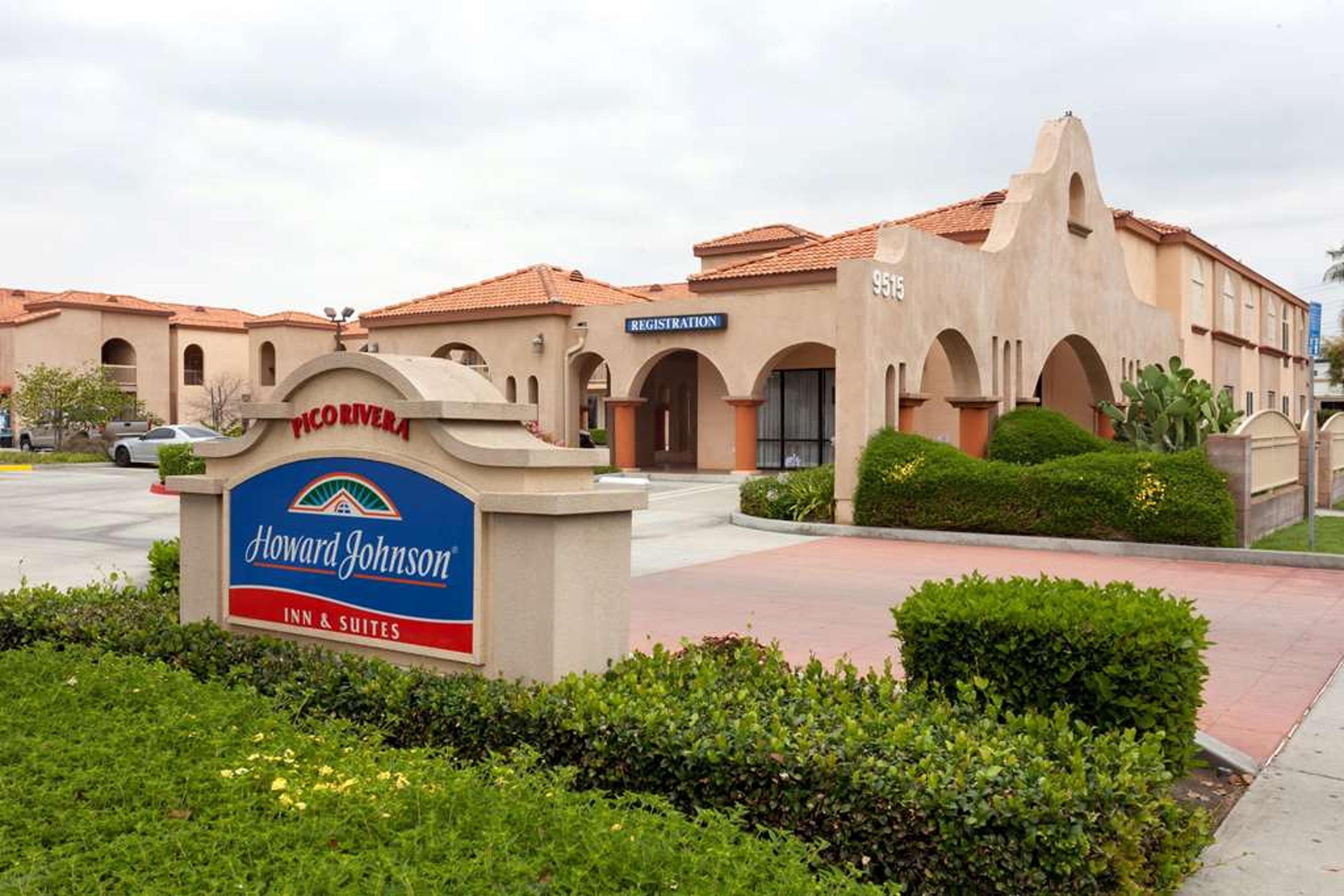 HOWARD JOHNSON HOTEL & SUITES BY WY