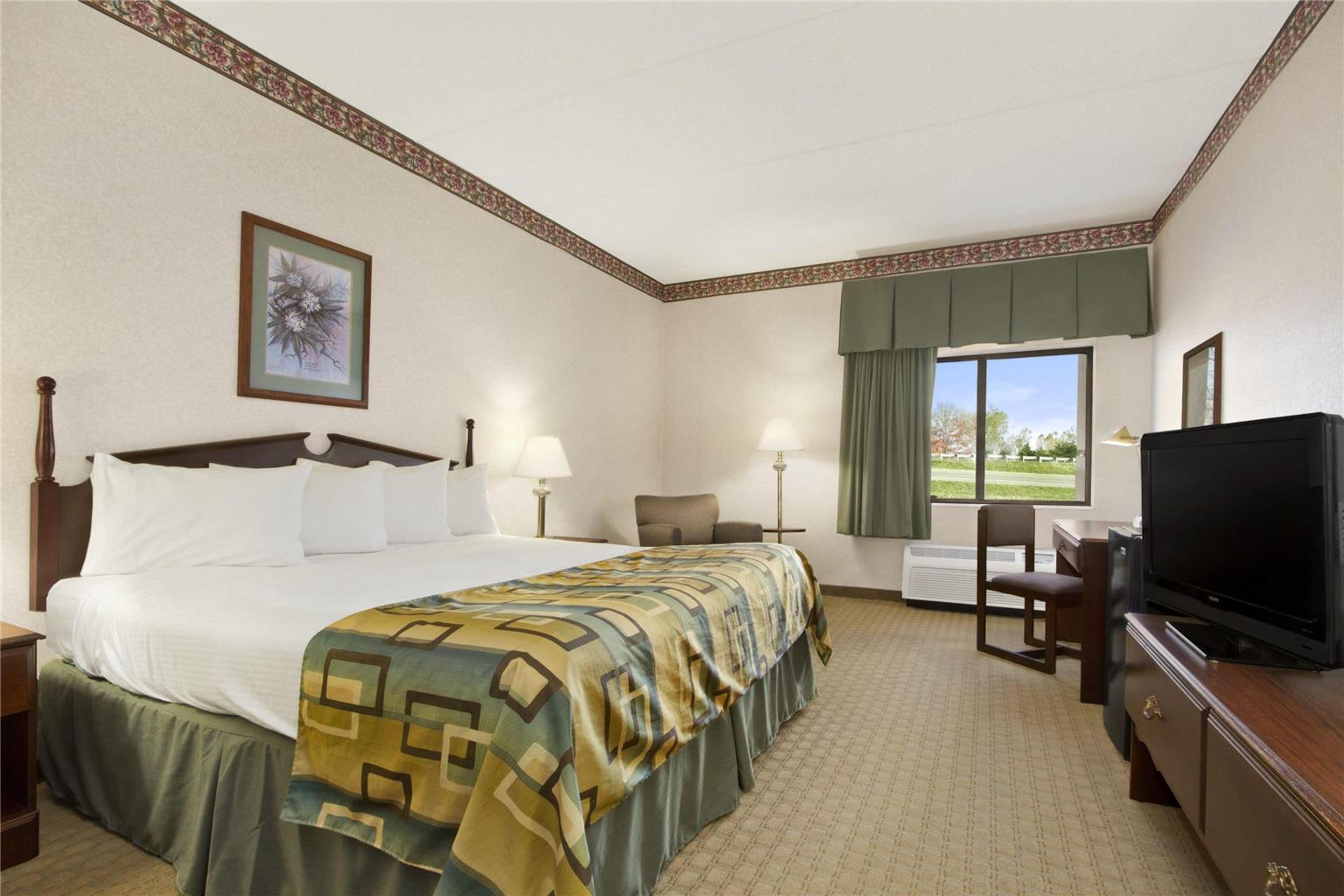 BAYMONT BY WYNDHAM, CORBIN