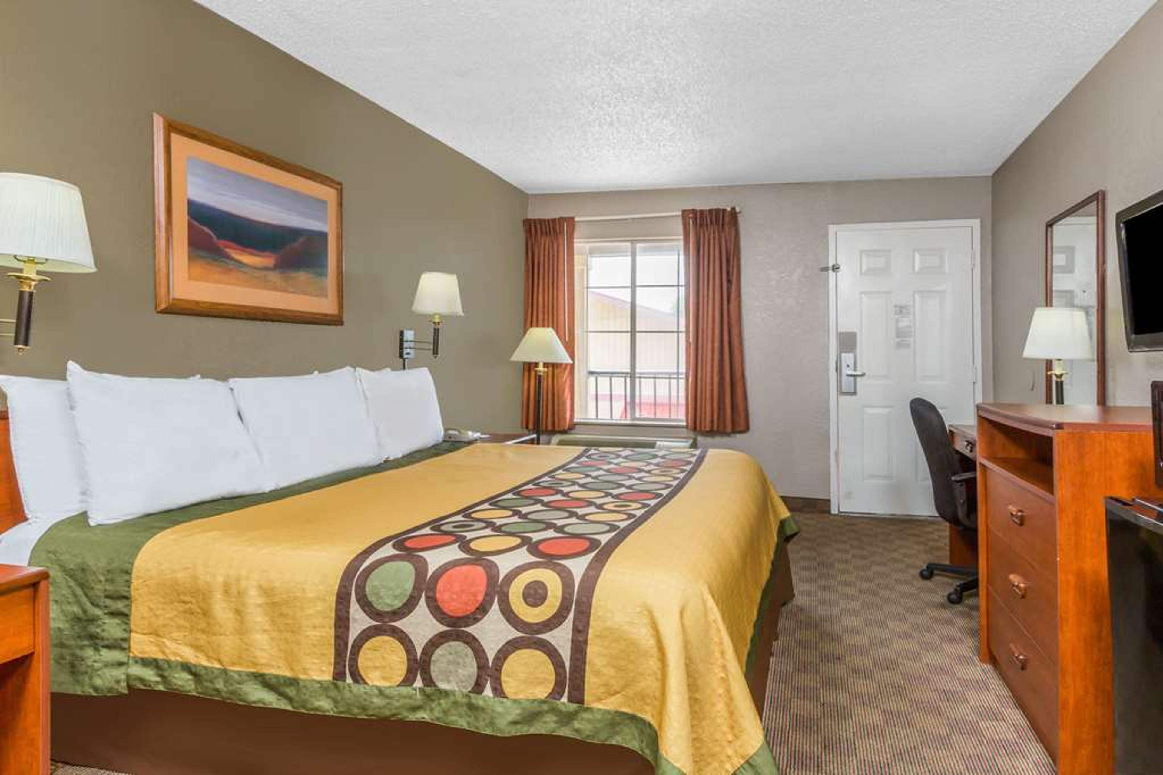 SUPER 8 BY WYNDHAM METAIRIE