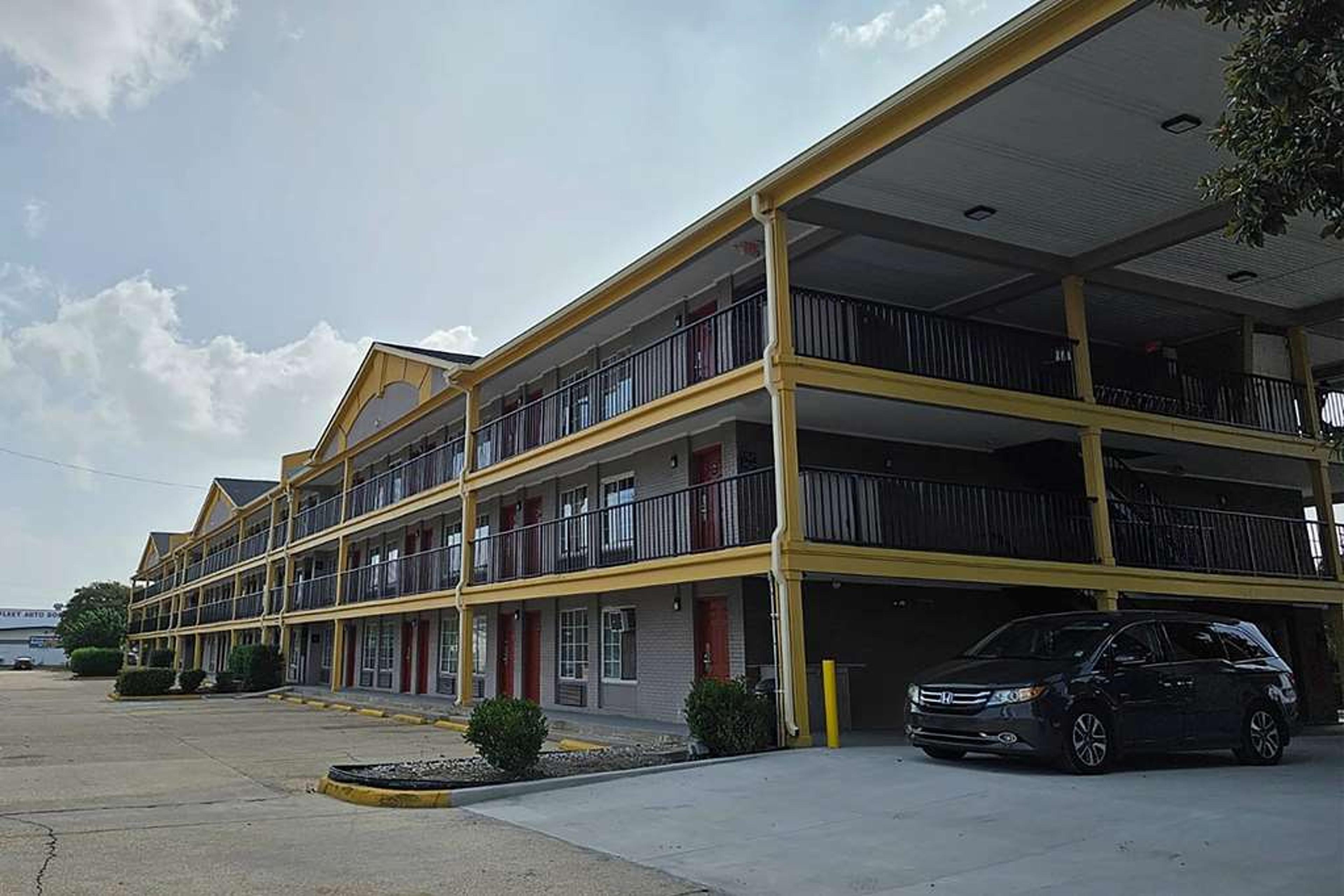 SUPER 8 BY WYNDHAM METAIRIE