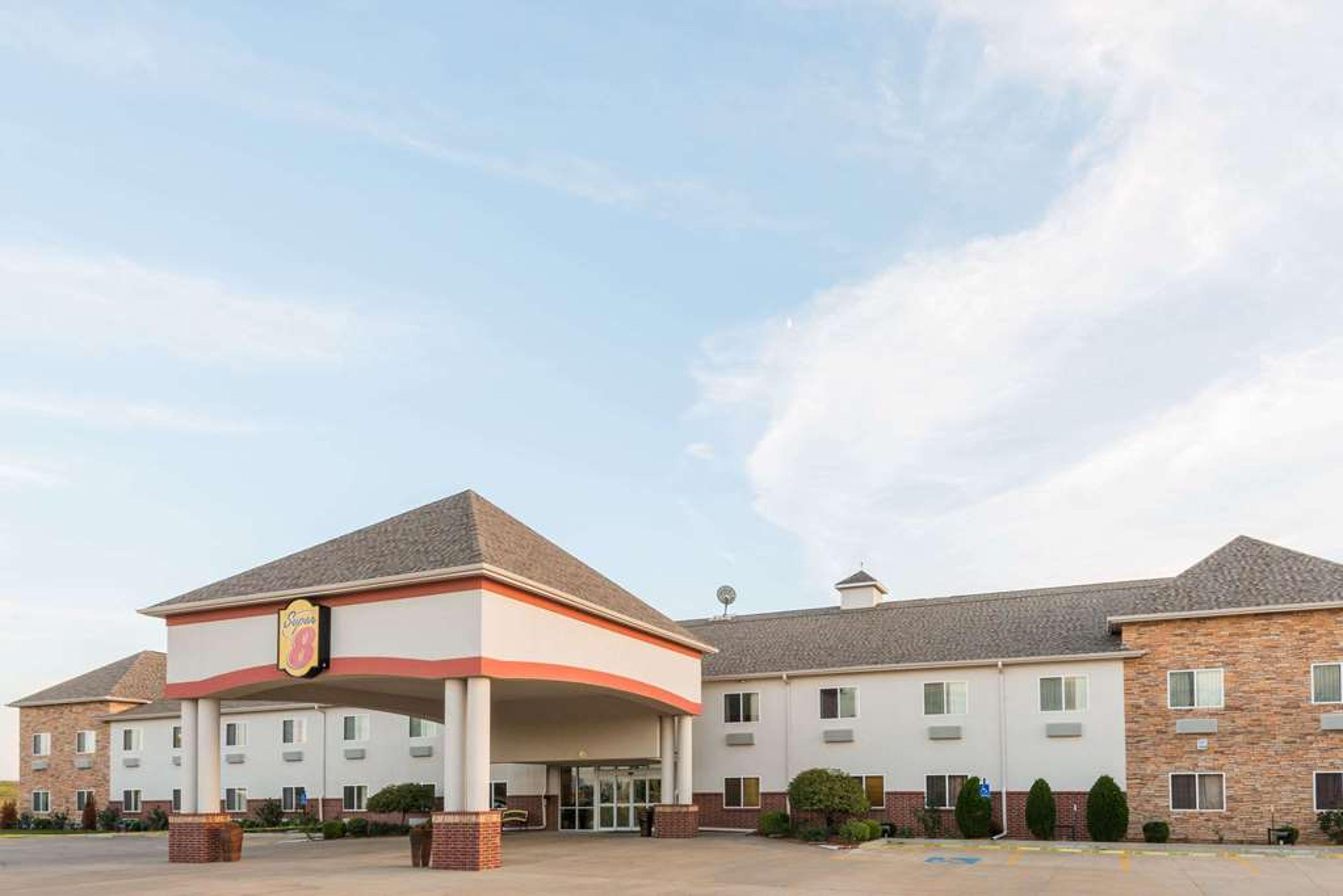 SUPER 8 BY WYNDHAM SALINA