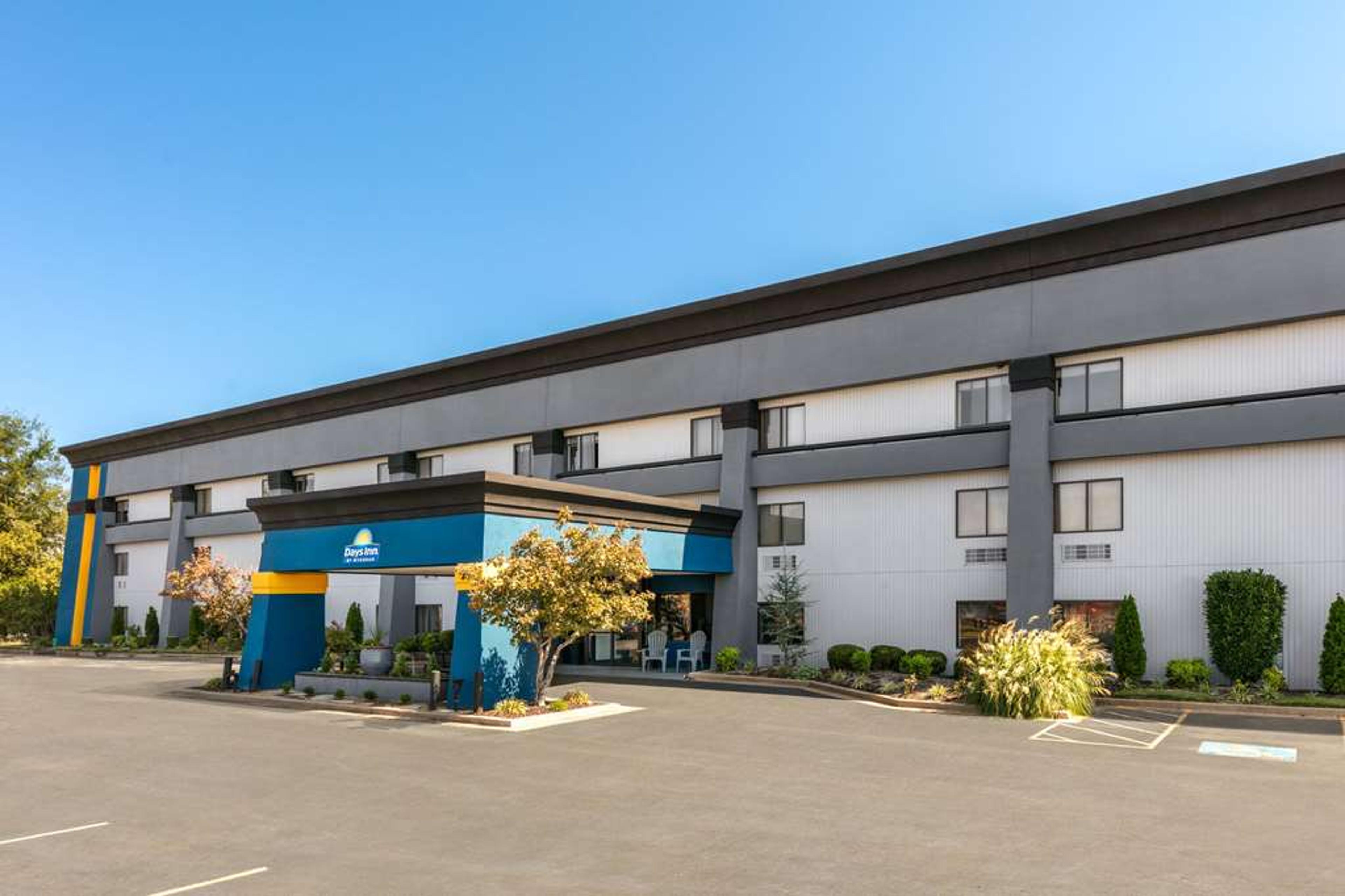 DAYS INN BY WYNDHAM FORT SMITH