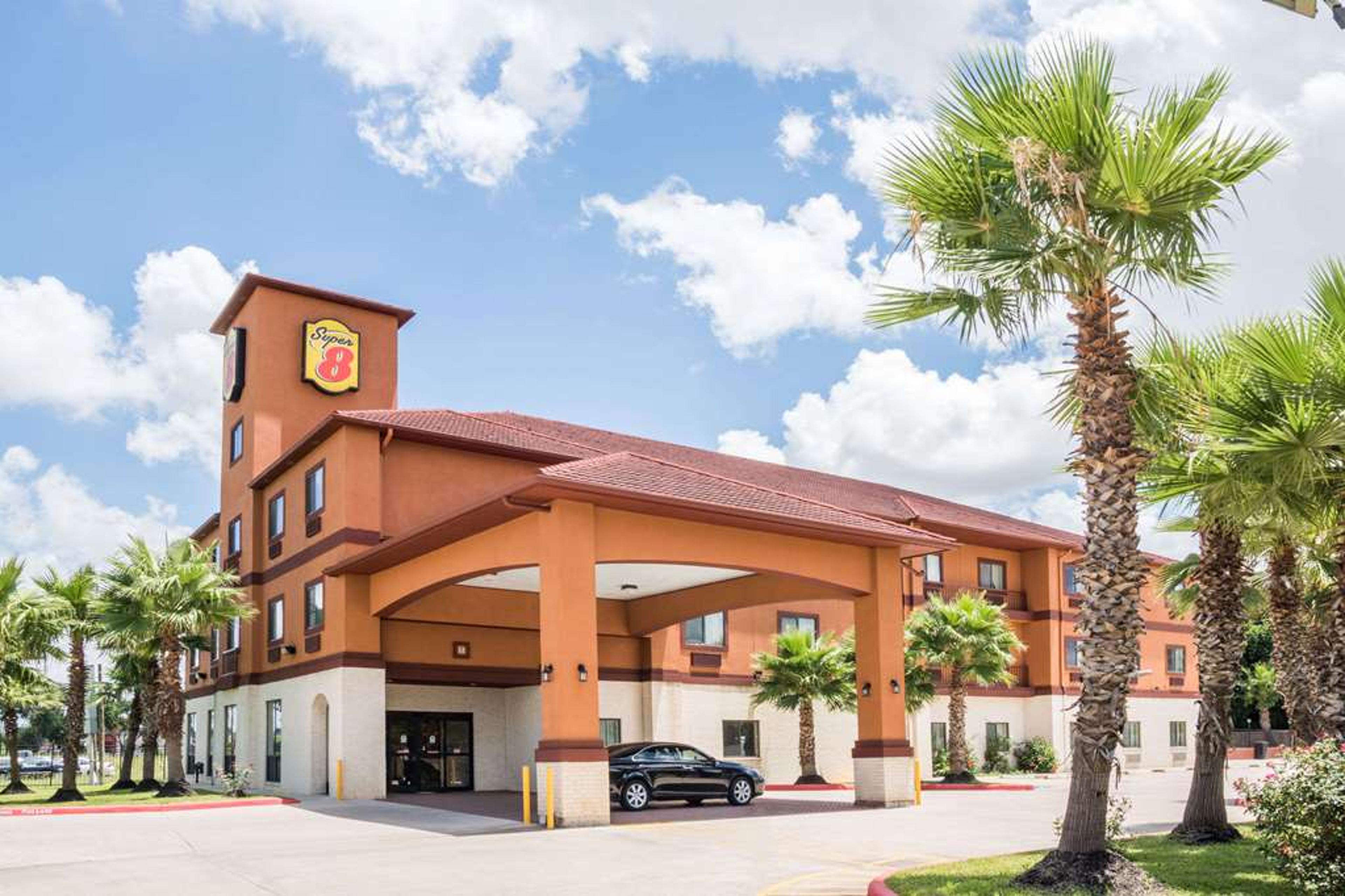 SUPER 8 BY WYNDHAM BROOKSHIRE TX