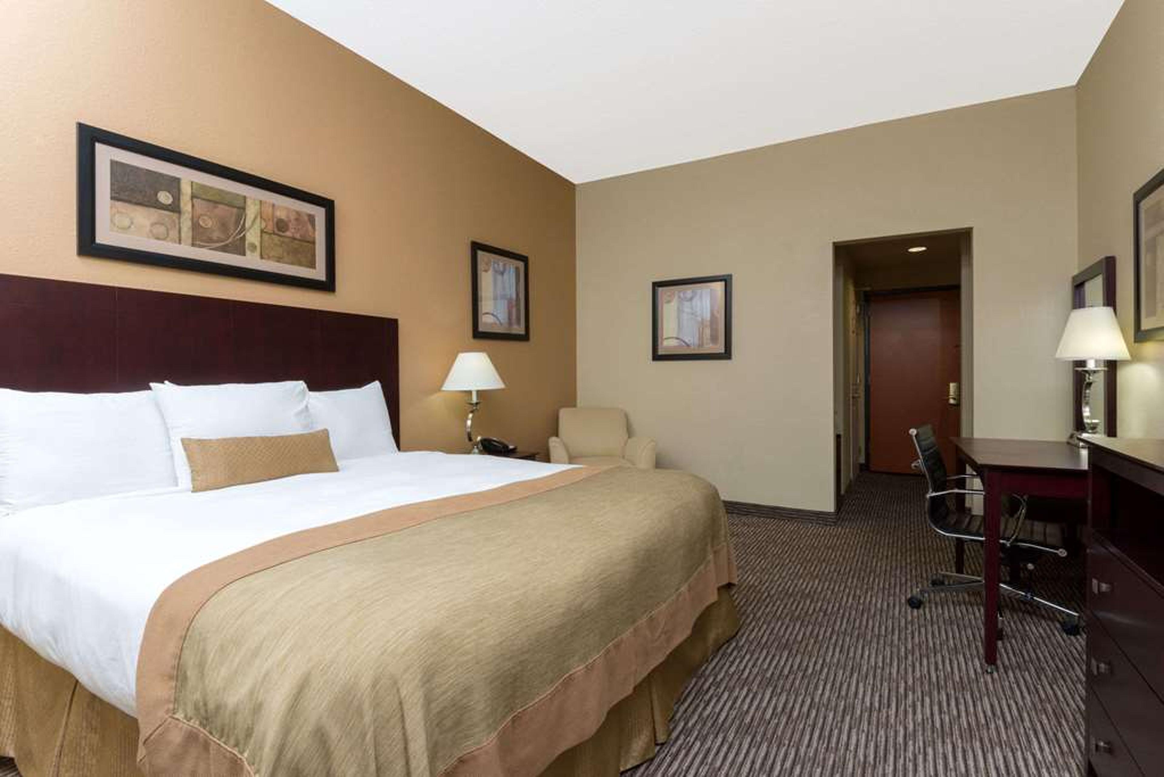 WINGATE BY WYNDHAM DAYTON - FAIRBOR