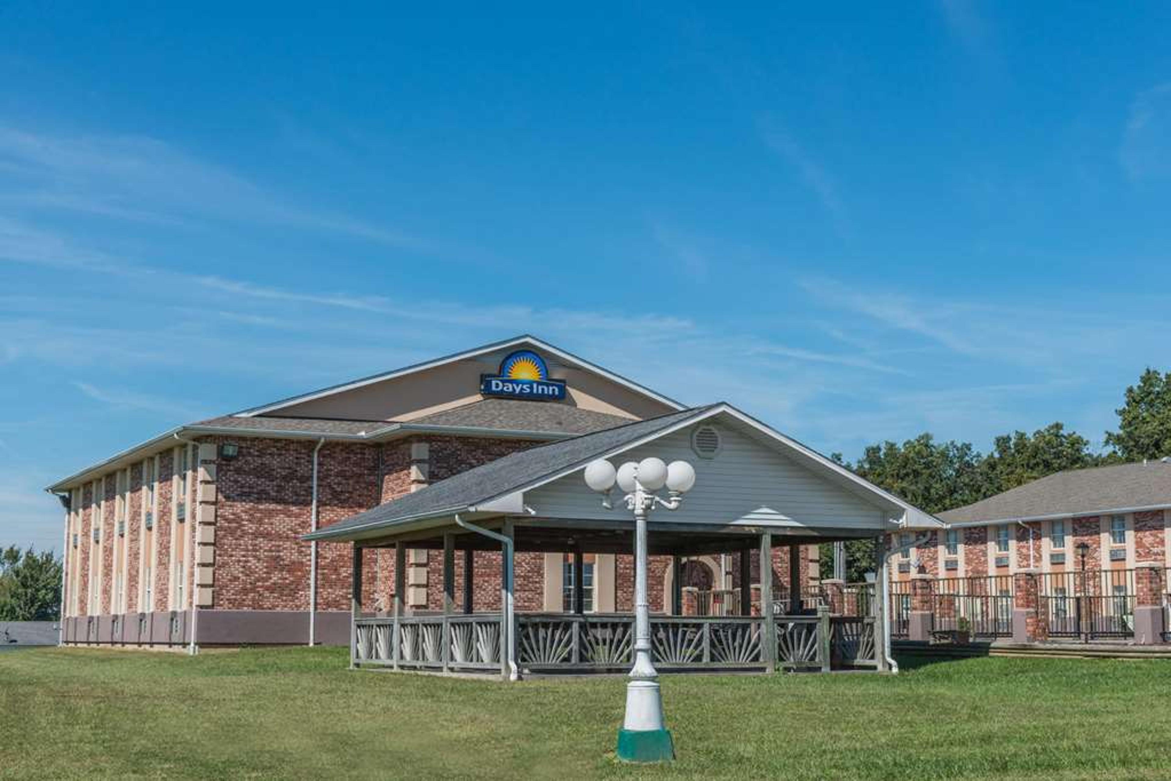 DAYS INN PERRYVILLE