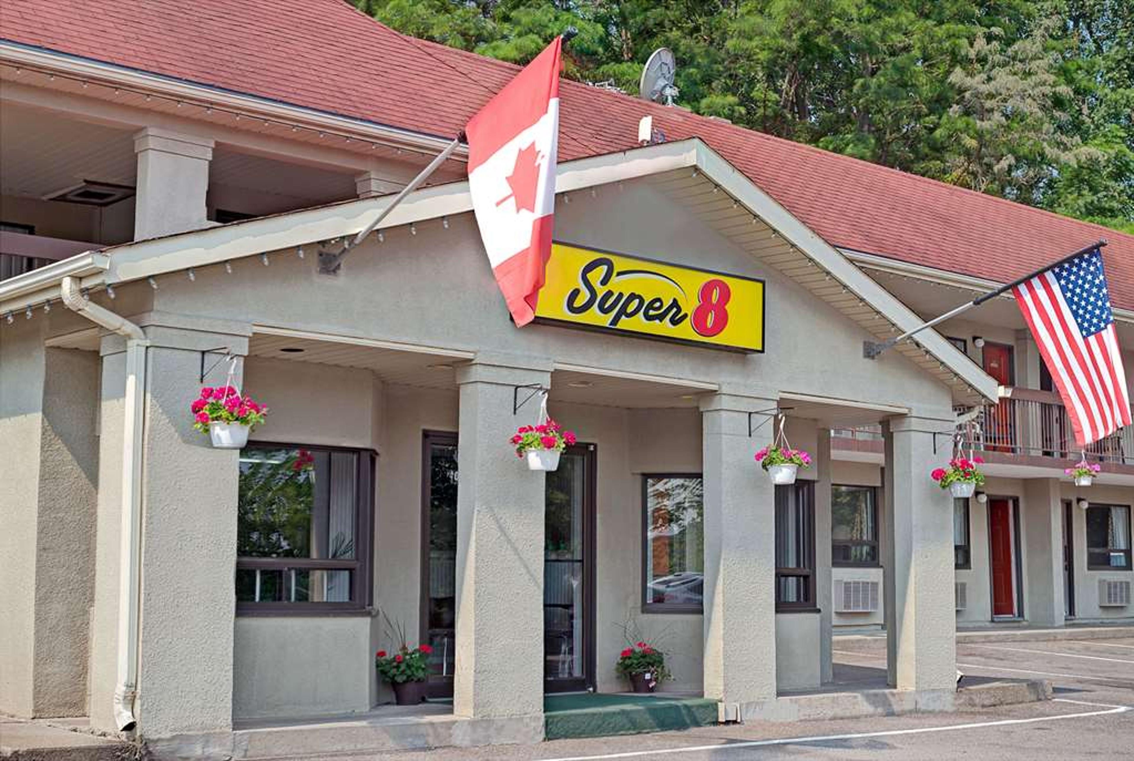 SUPER 8 BY WYNDHAM NIAGARA FALLS NO