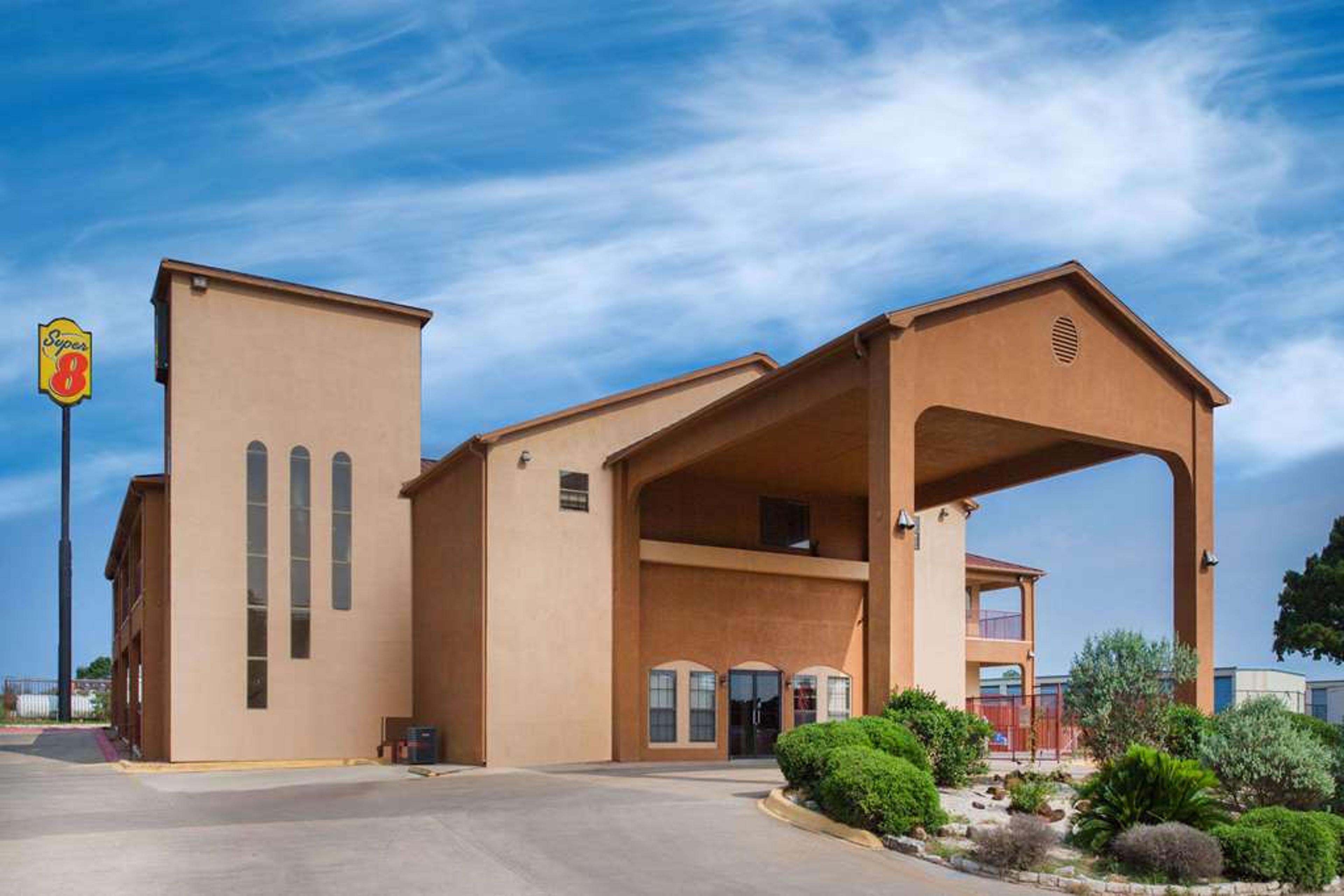SUPER 8 BY WYNDHAM BASTROP TX