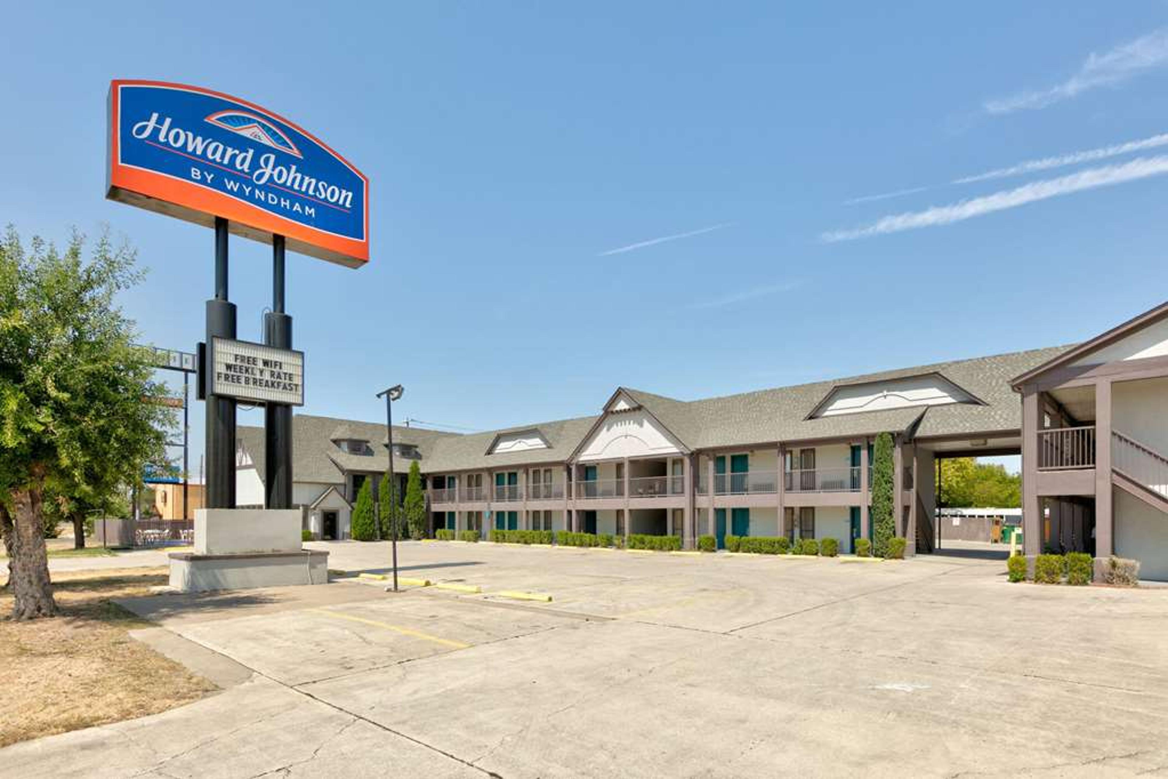 HOWARD JOHNSON BY WYNDHAM, SAN MARC