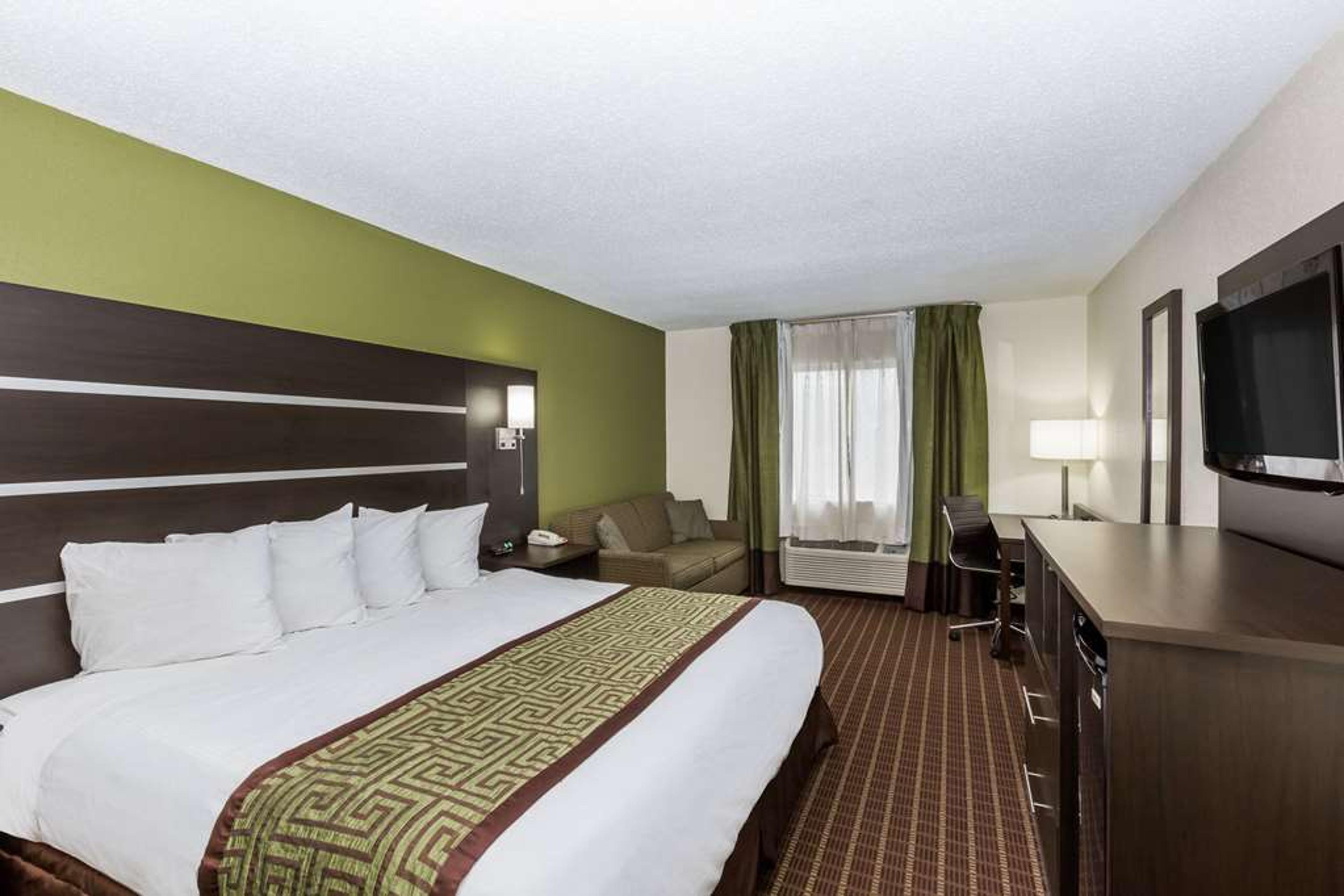 BAYMONT BY WYNDHAM LOUISVILLE SOUTH