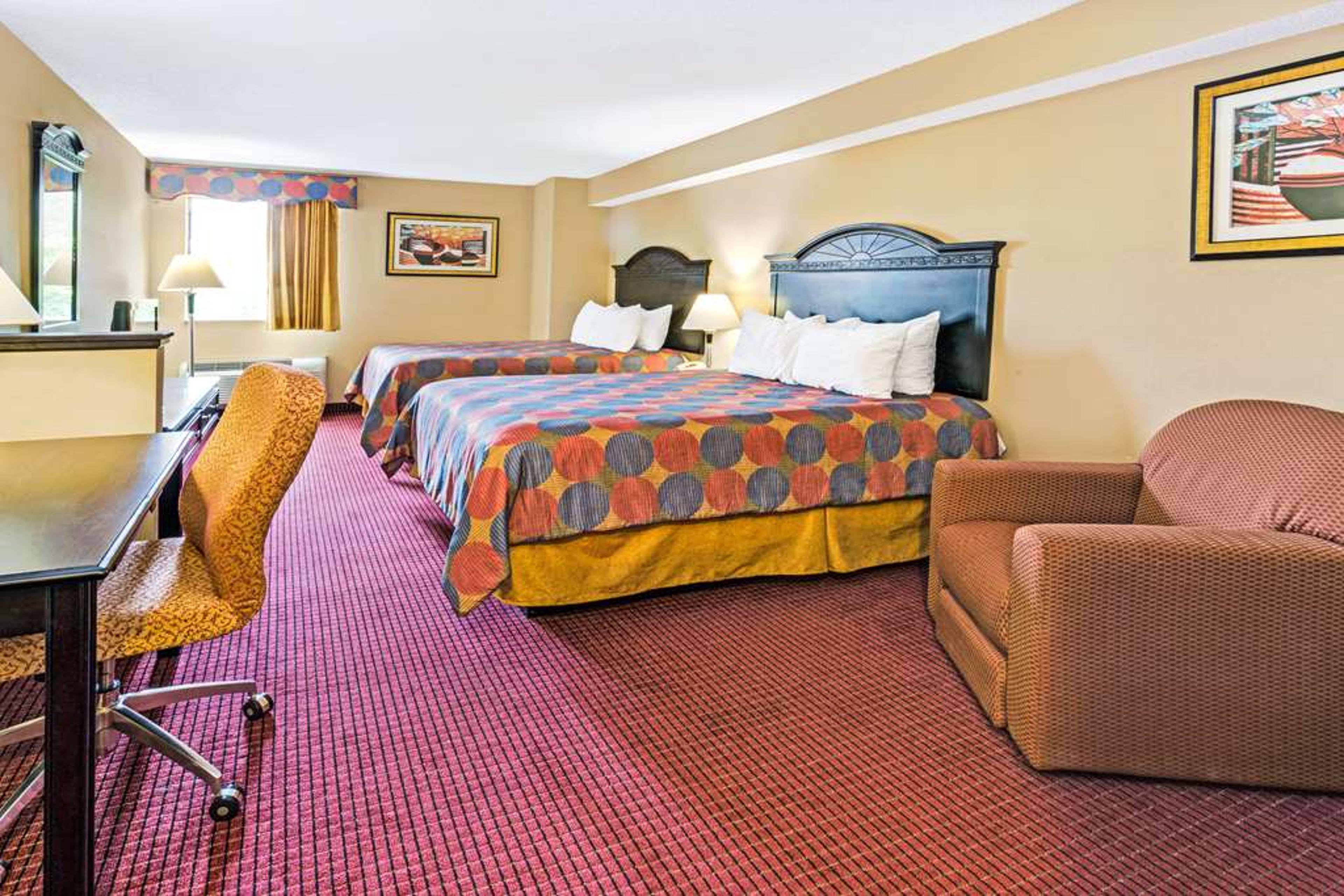 DAYS INN & SUITES BY WYNDHAM JEFFER
