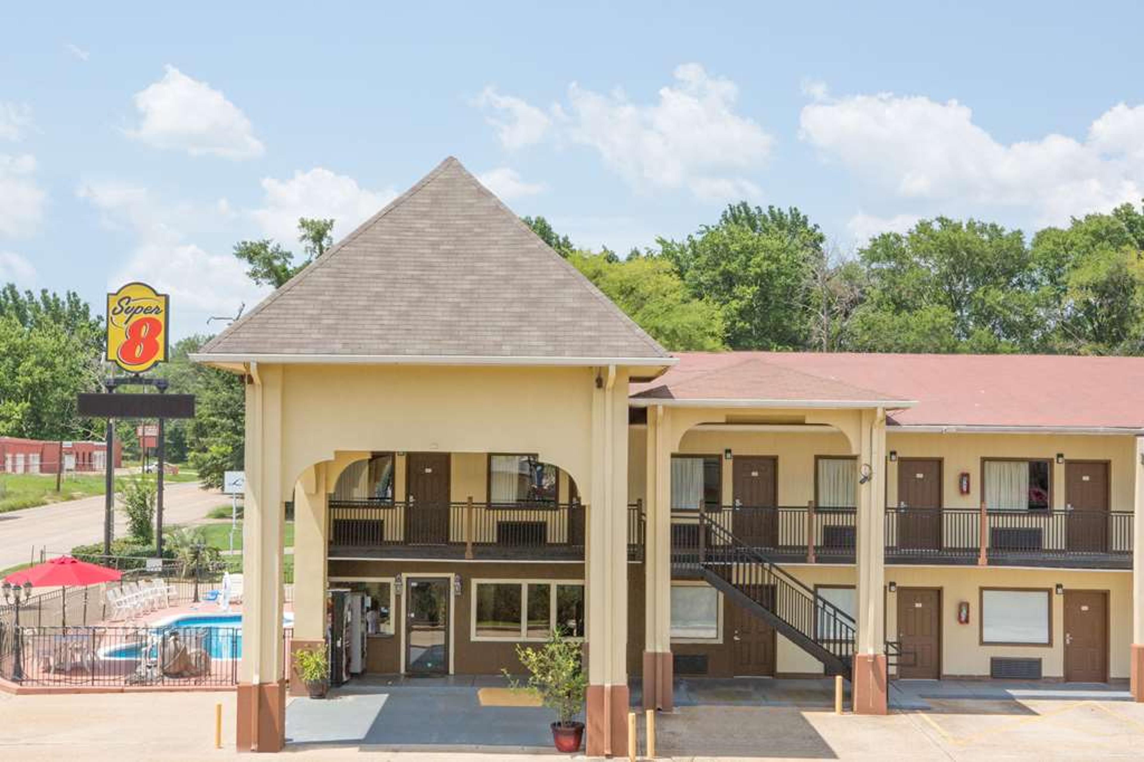 SUPER 8 BY WYNDHAM SHREVEPORT